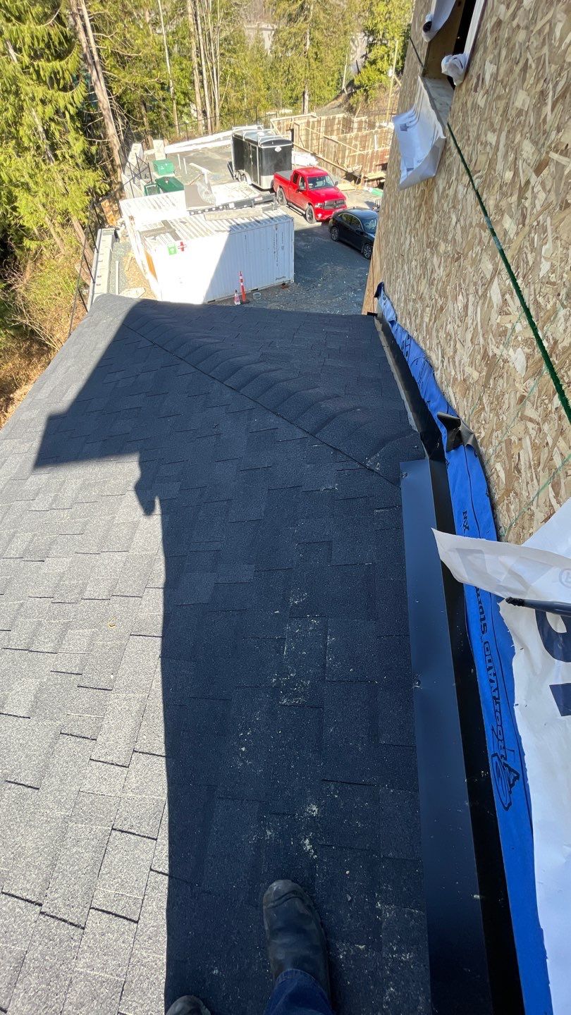 Residential Roofing Installation using OC Oakridge shingles by Top Notch Roofing Inc