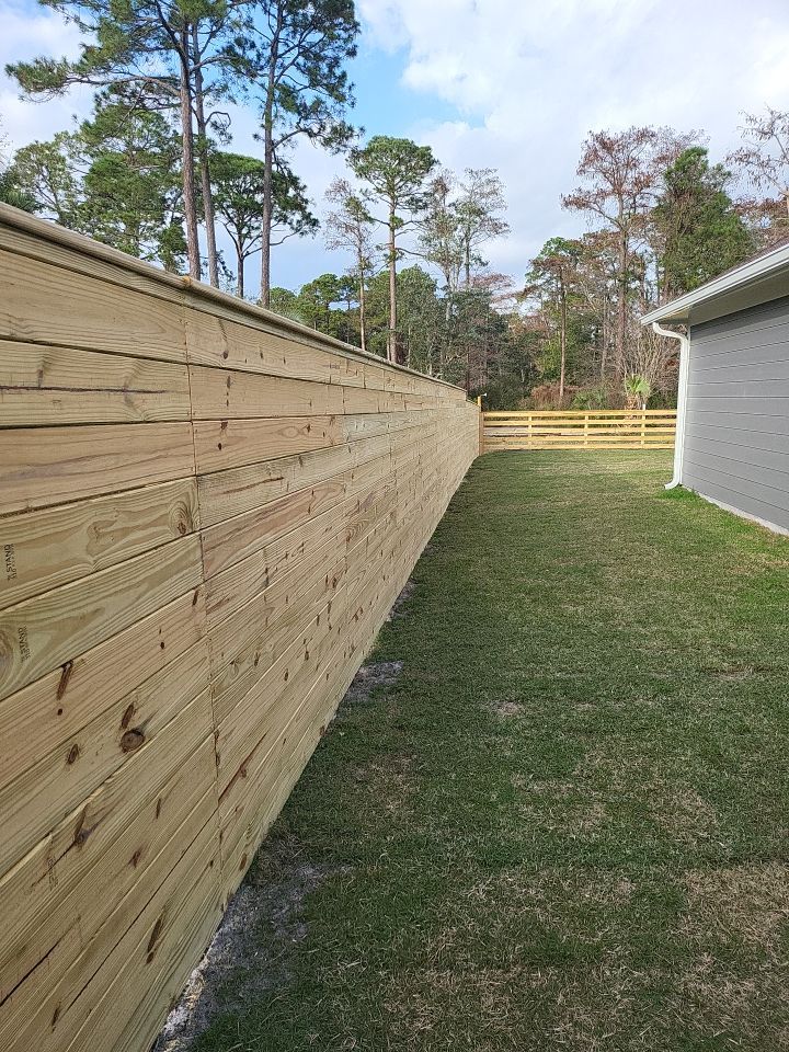 You can never go wrong with Horizontal by Hip Square Fence Inc.