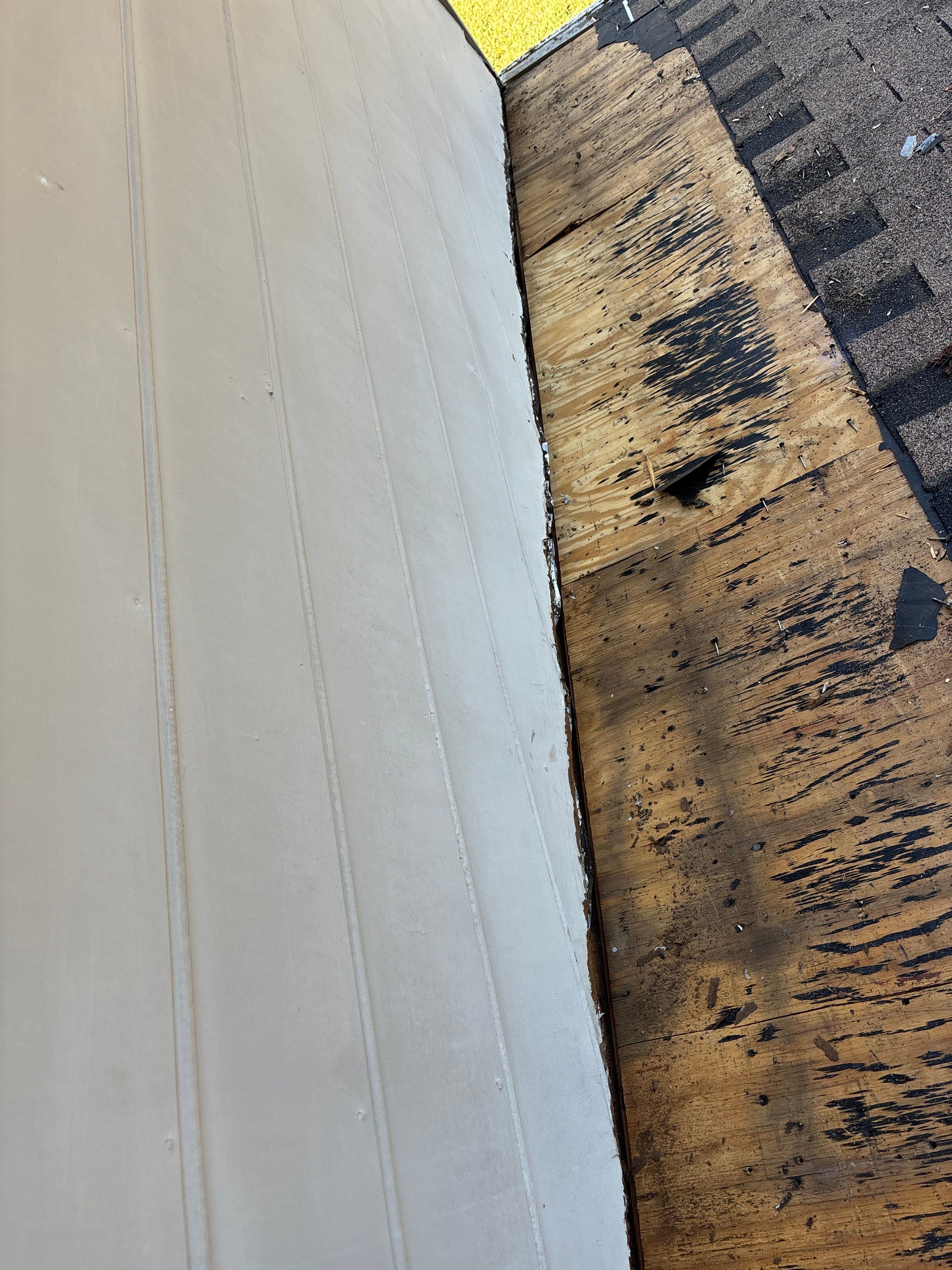 Missing Step flashings by Deerfield Roofing LLC
