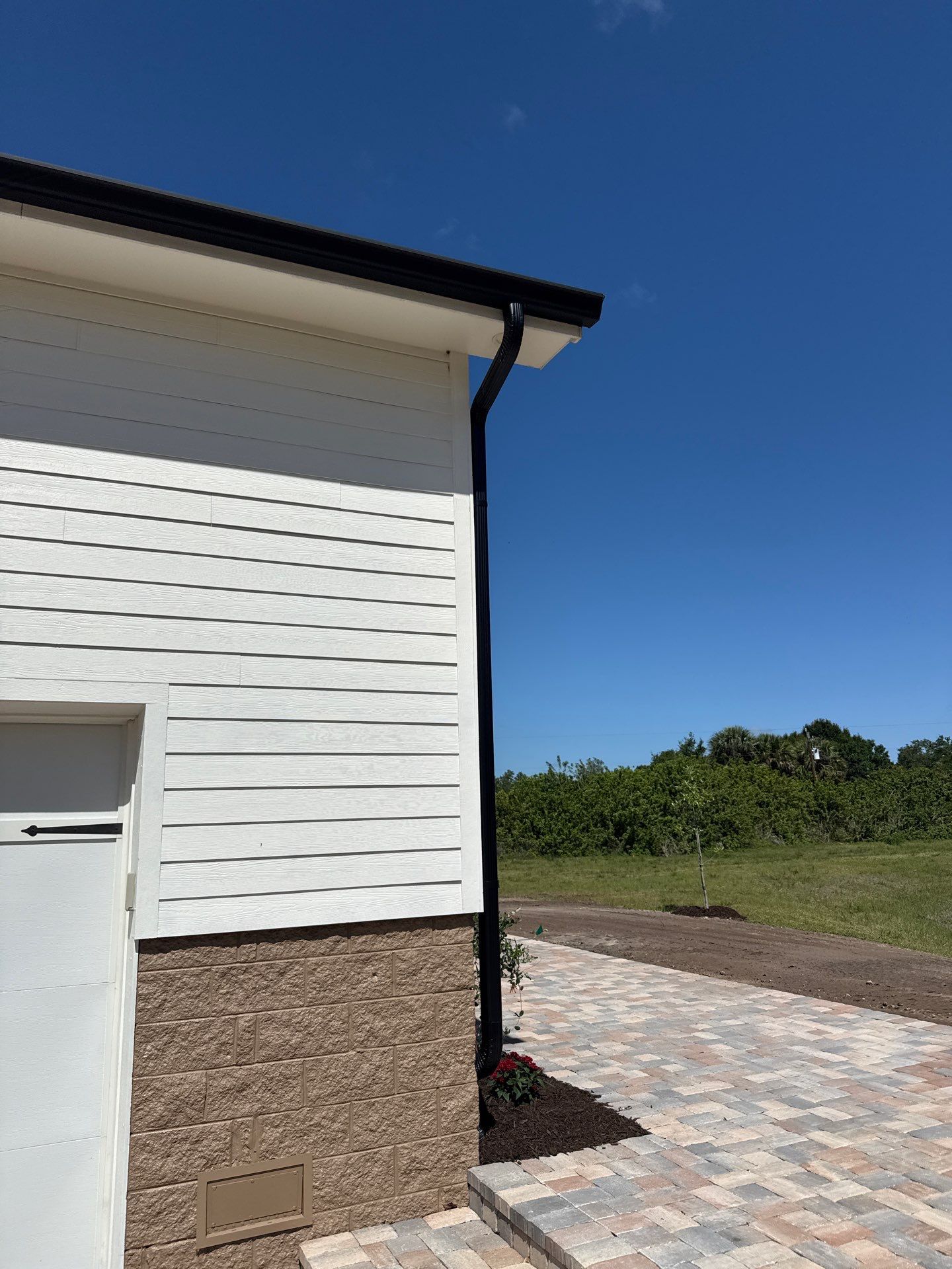 Black K-Style Seamless Gutters in Fort Myers FL by Gutter Professors