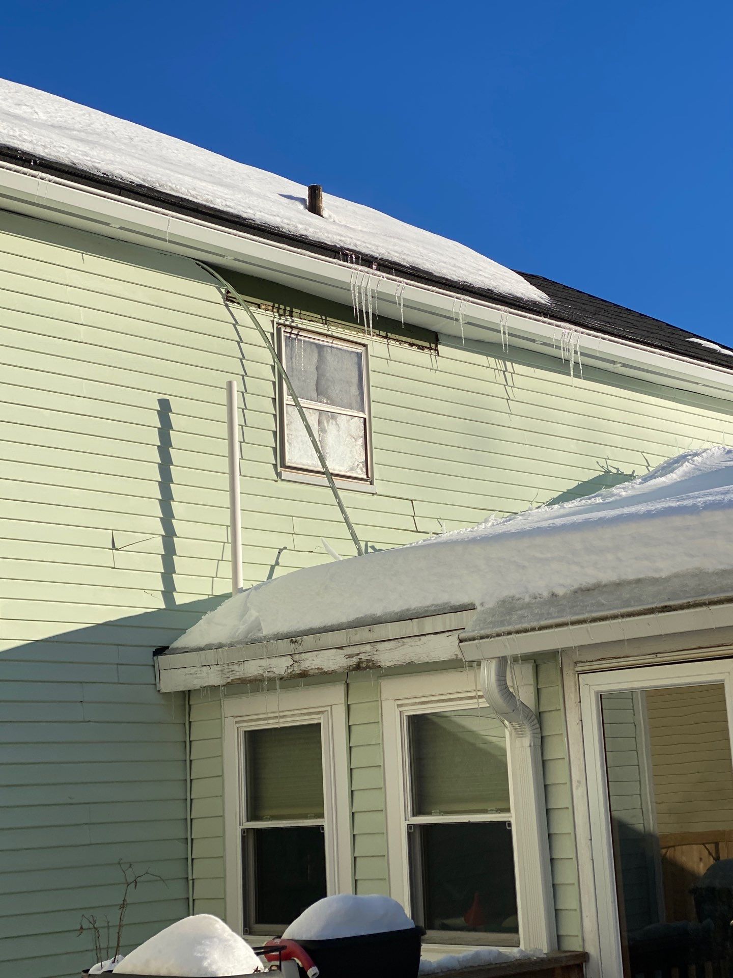 Vinyl Siding Repair & Replacement in Lowell, MA by Mighty Dog Roofing of Greater Middlesex County