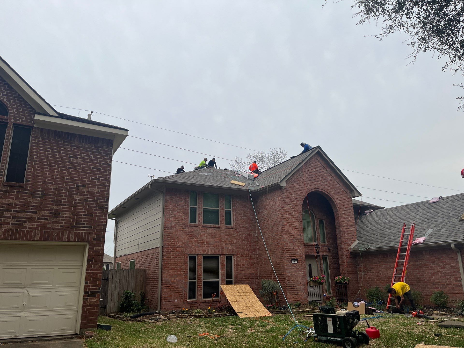 Residential Roofing Installation using Owen's Corning Duration (Lifetime) Shingles by Roof Repair Company