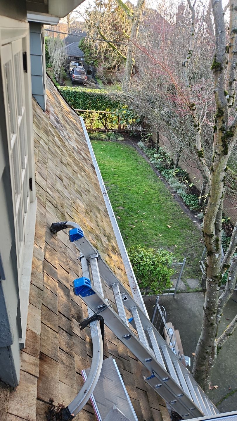 Gutter Guard Installation using Gutter Glove by Willamette Outdoor Wash LLC