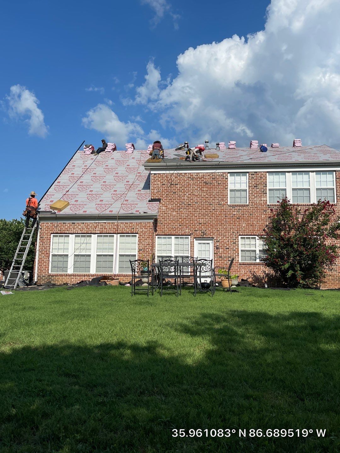 Residential Roofing Installation using Owens Corning Oakridge Roofing System by Undersun Roofing 
