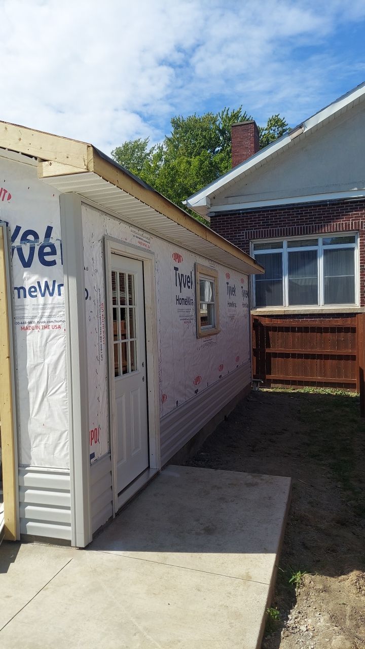 Garage by Ivy Lea Construction