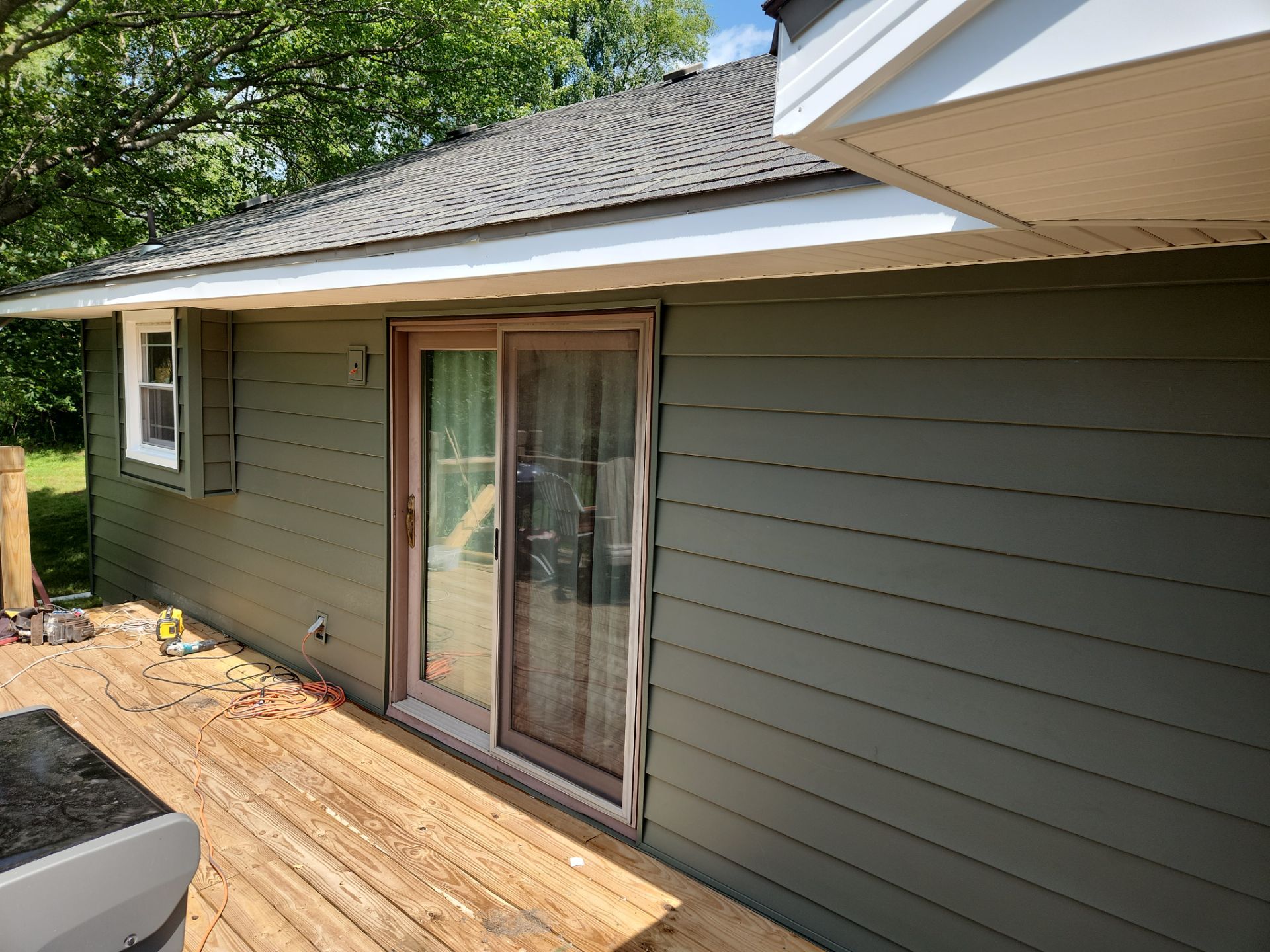 New Craneboard Siding on this Platte City, Mo home  by EEC  Windows, Siding & Roofing 