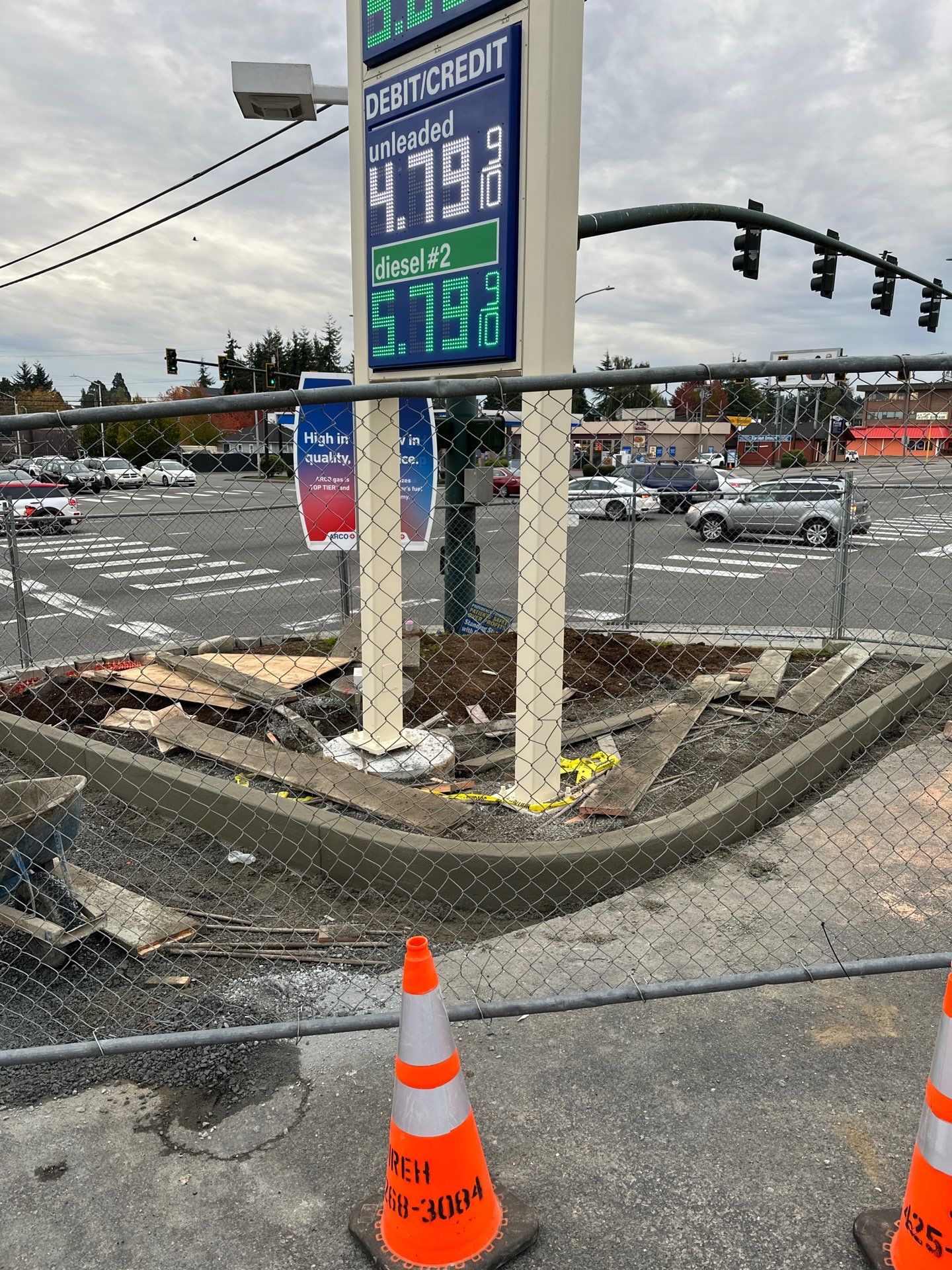 Project CSI, am-pm gas station.  by Jireh Asphalt & Concrete Inc 