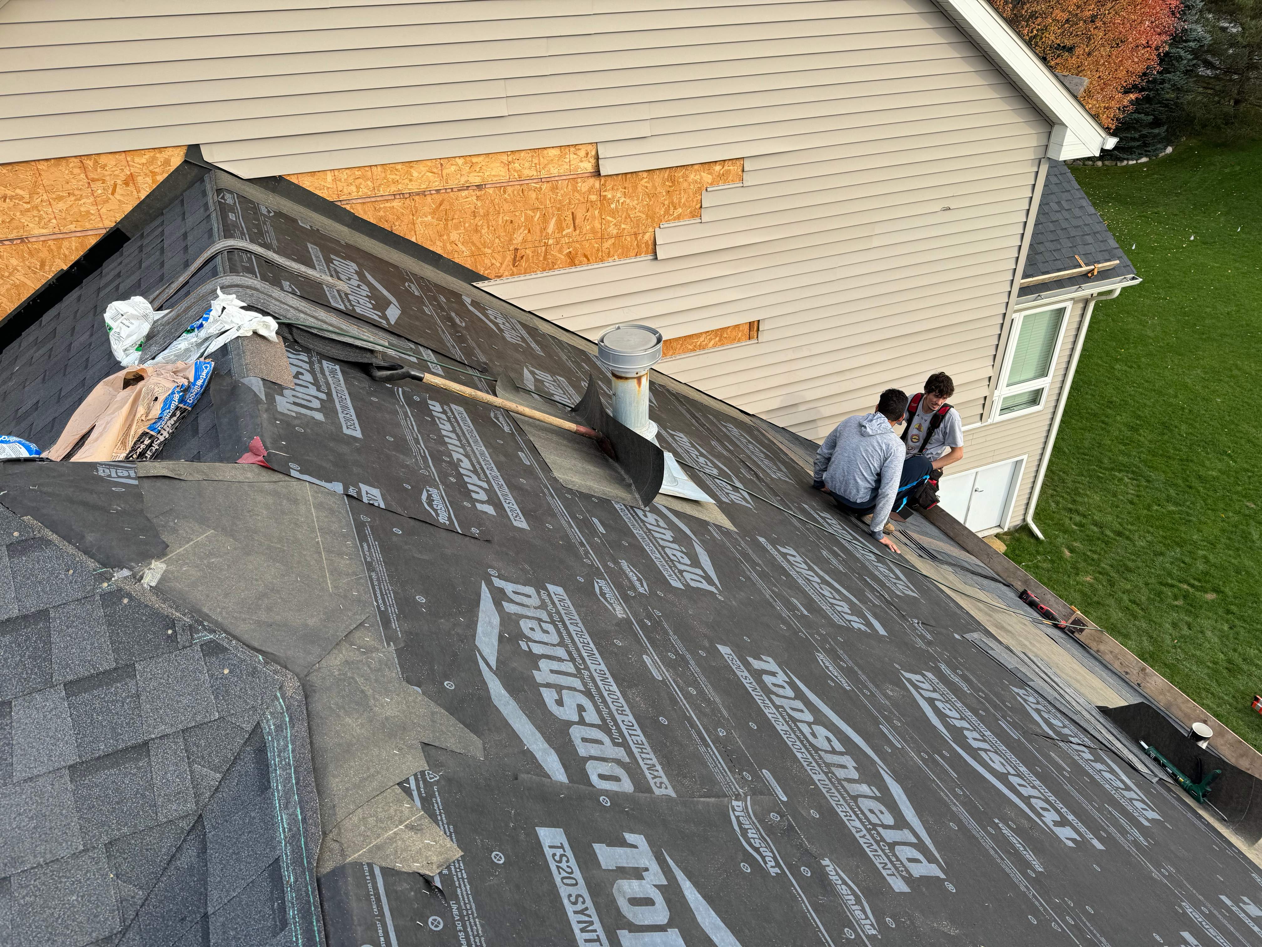 Residential Roofing Installation using Certainteed Landmark ClimateFlex by GRACCO