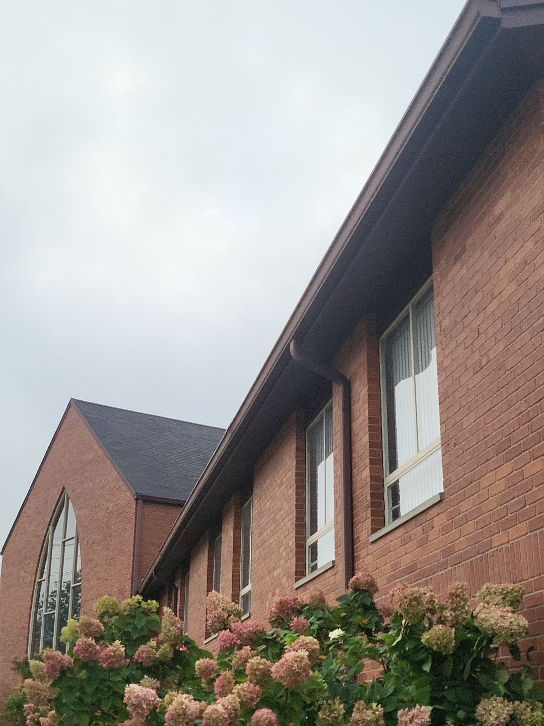 Atlas Pinnacle, Color, Black Pristine, Drip Edge, Color, Birch White by Eagle Eye Roofing