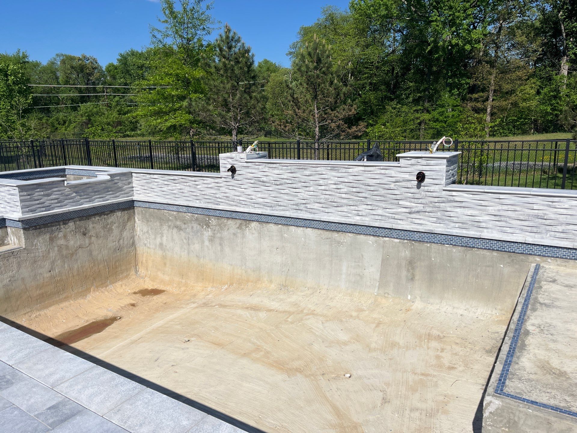 Gunite Pool w/ Spa and Water Features by Elysium Pools