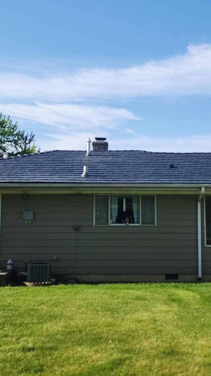 Residential Roofing Installation using Vic West Nothridge Slate by 4Ever Metal Roofing