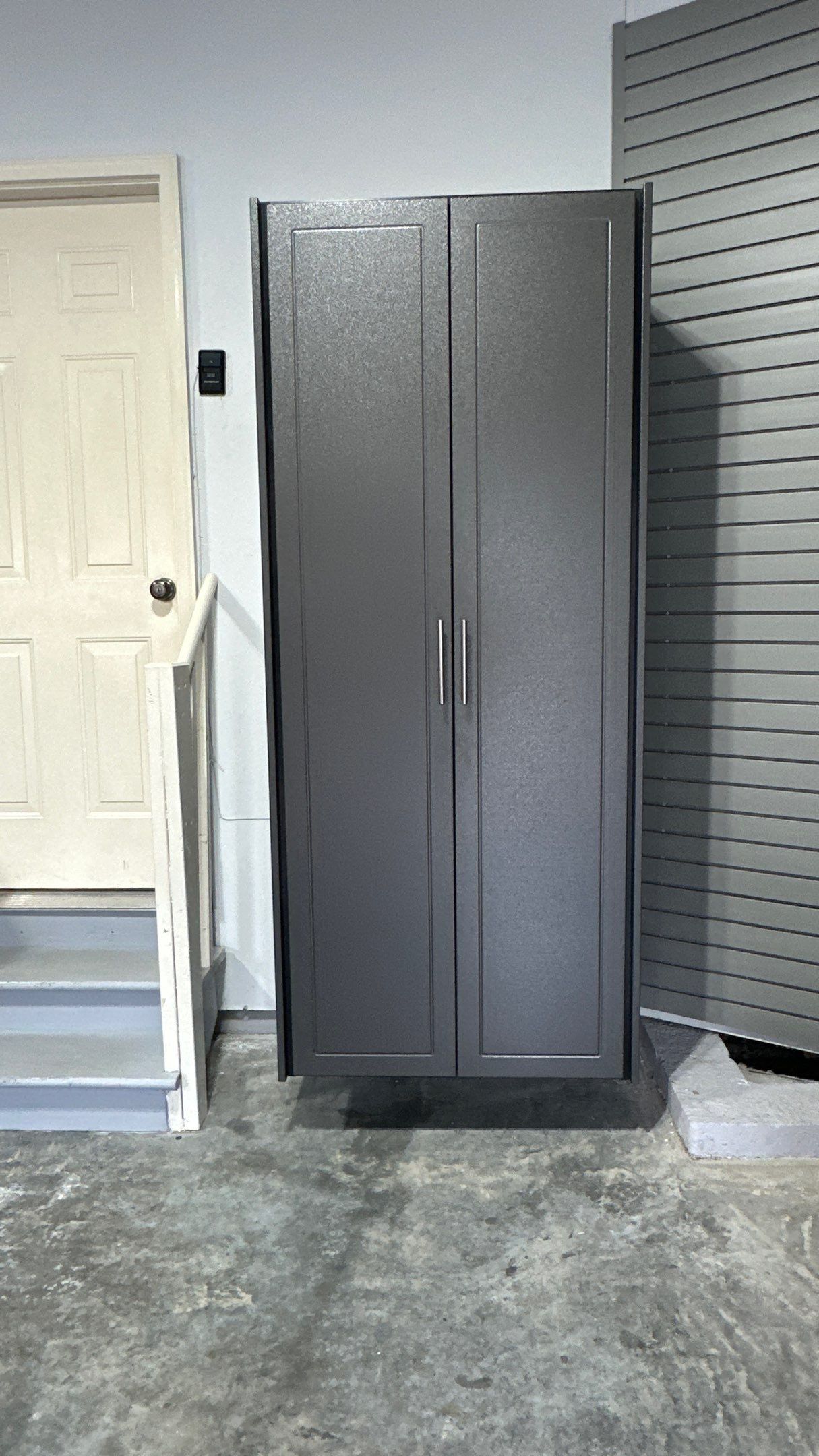 Jeff B got a beautiful combination of Cabinets and Slatwall by Banner Garage