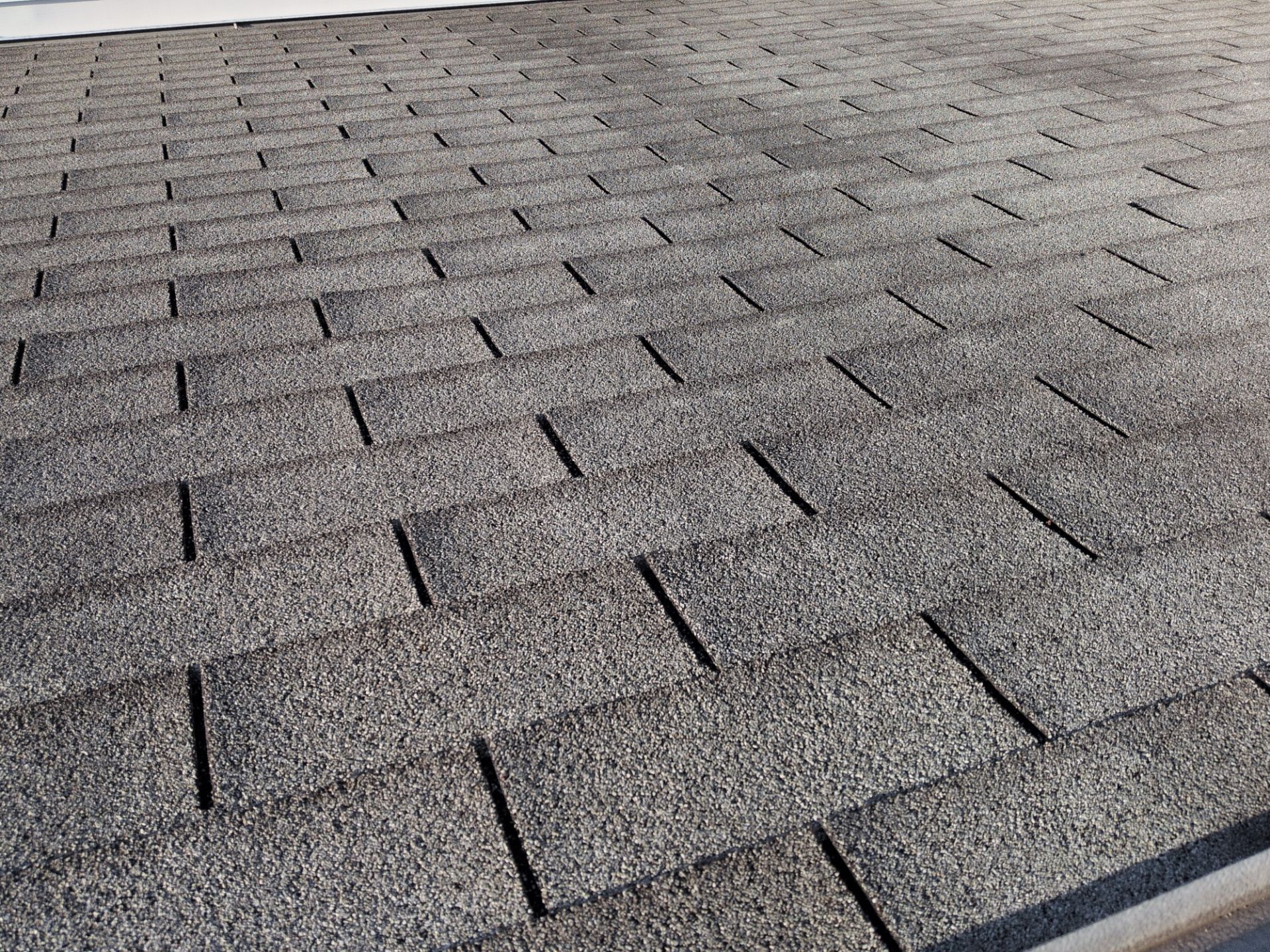 Residential Roof Replacement and Vinyl Siding Installation in Hamilton by XPRO ELITE LLC