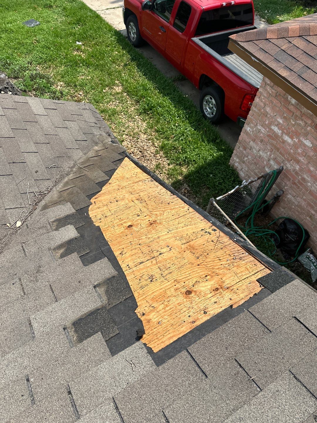 Hail Damage using Owen's Corning Duration (Lifetime) Shingles by Roof Repair Company