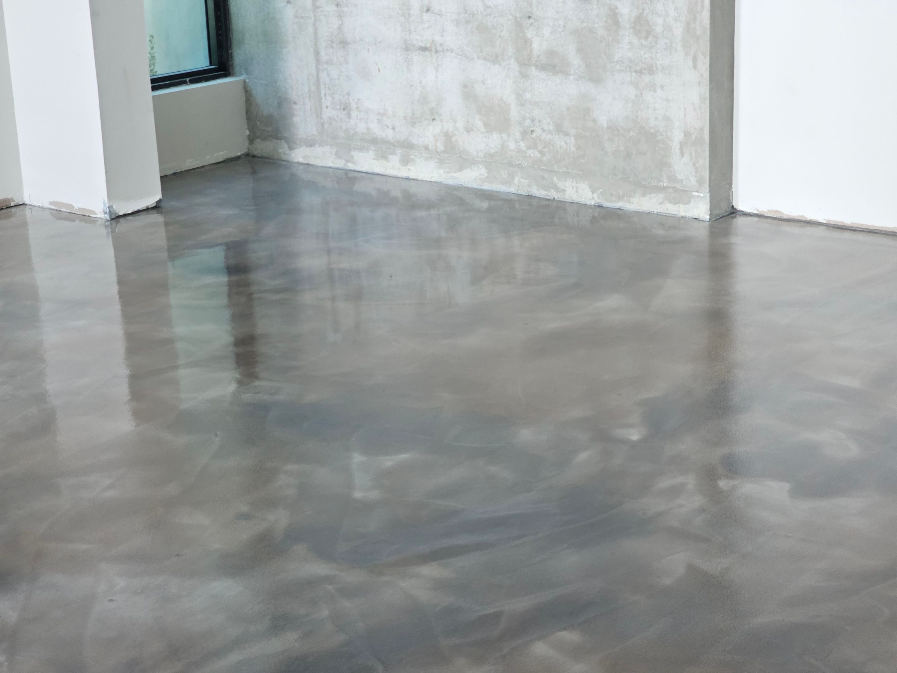 Metallic Epoxy Garage by Seamless Surfaces