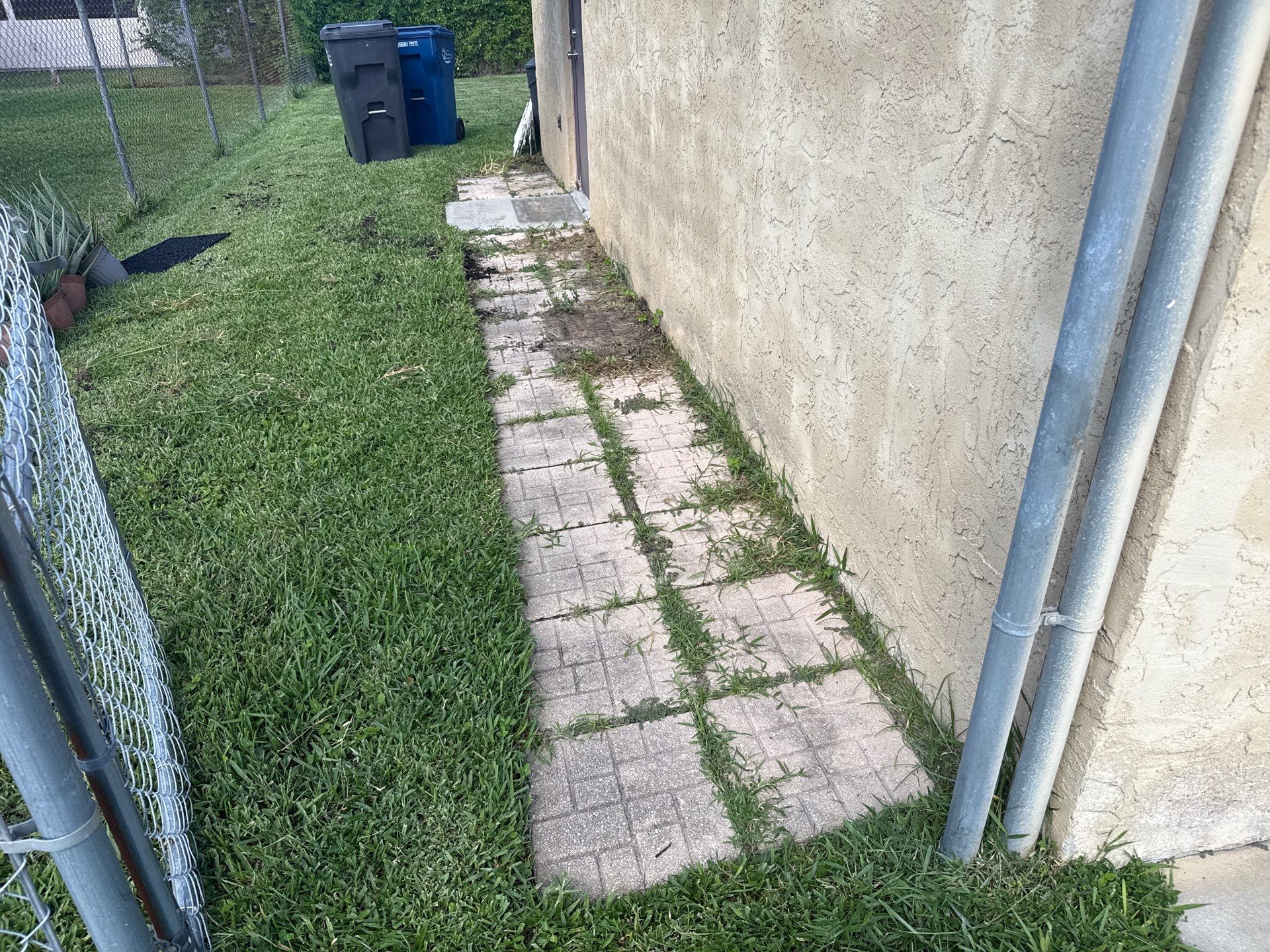 Concrete Driveway & Paver Cleaning – Sylvan Oaks, Palmetto, FL by Sunshine AquaWash