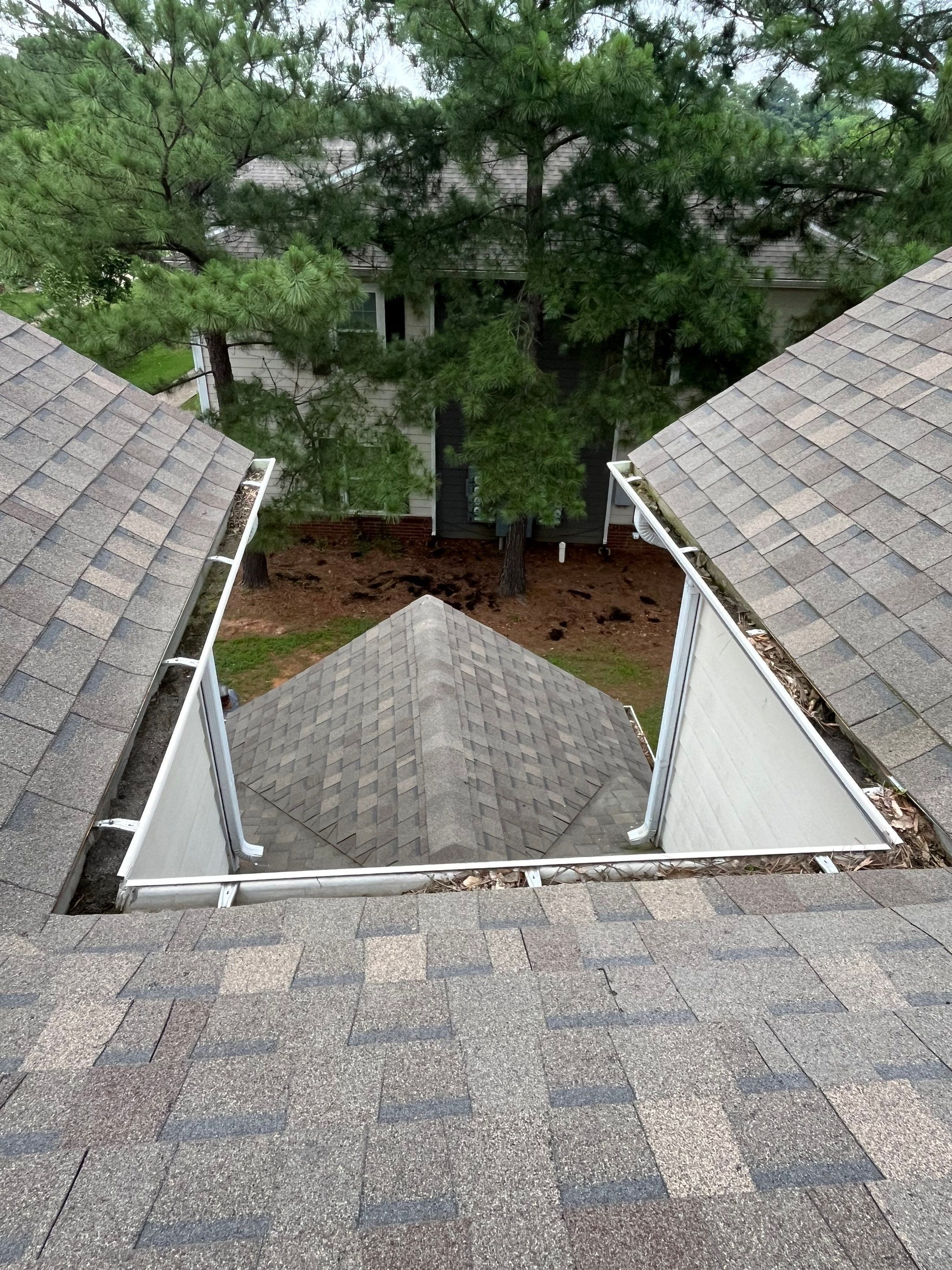 HOA gutter cleaning before photo.
