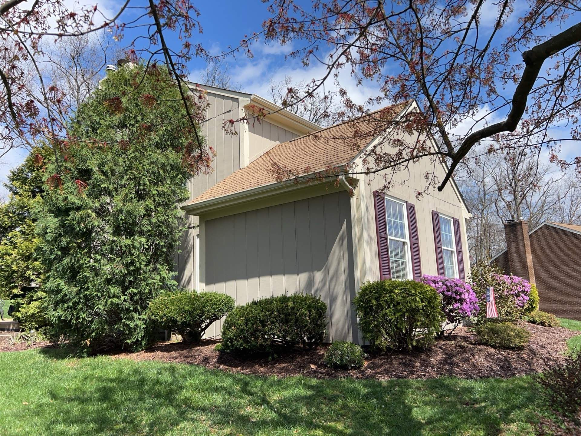 Everlast Taupe Vinyl Siding in Pittsburgh by Ideal Siding Pittsburgh