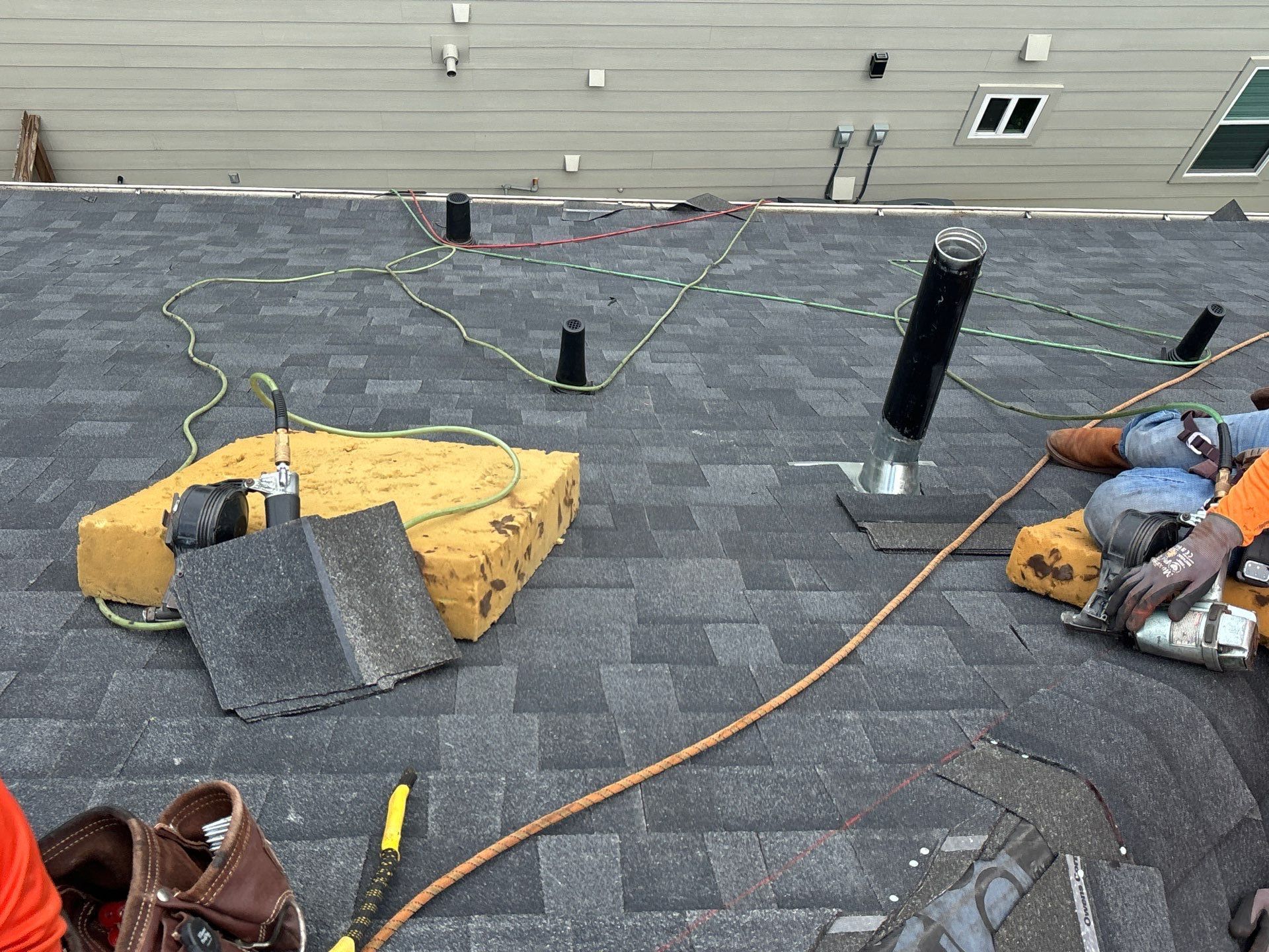 Residential Roofing Installation using Owen's Corning Duration (Lifetime) Shingles by Roof Repair Company