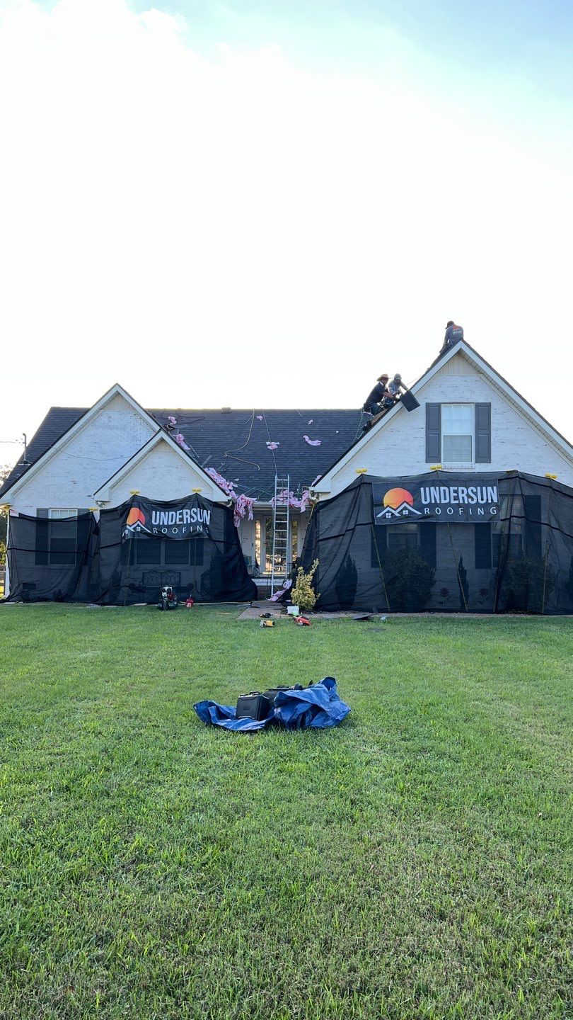 Residential Roofing Installation using Owens Corning Oakridge Roofing System by Undersun Roofing 