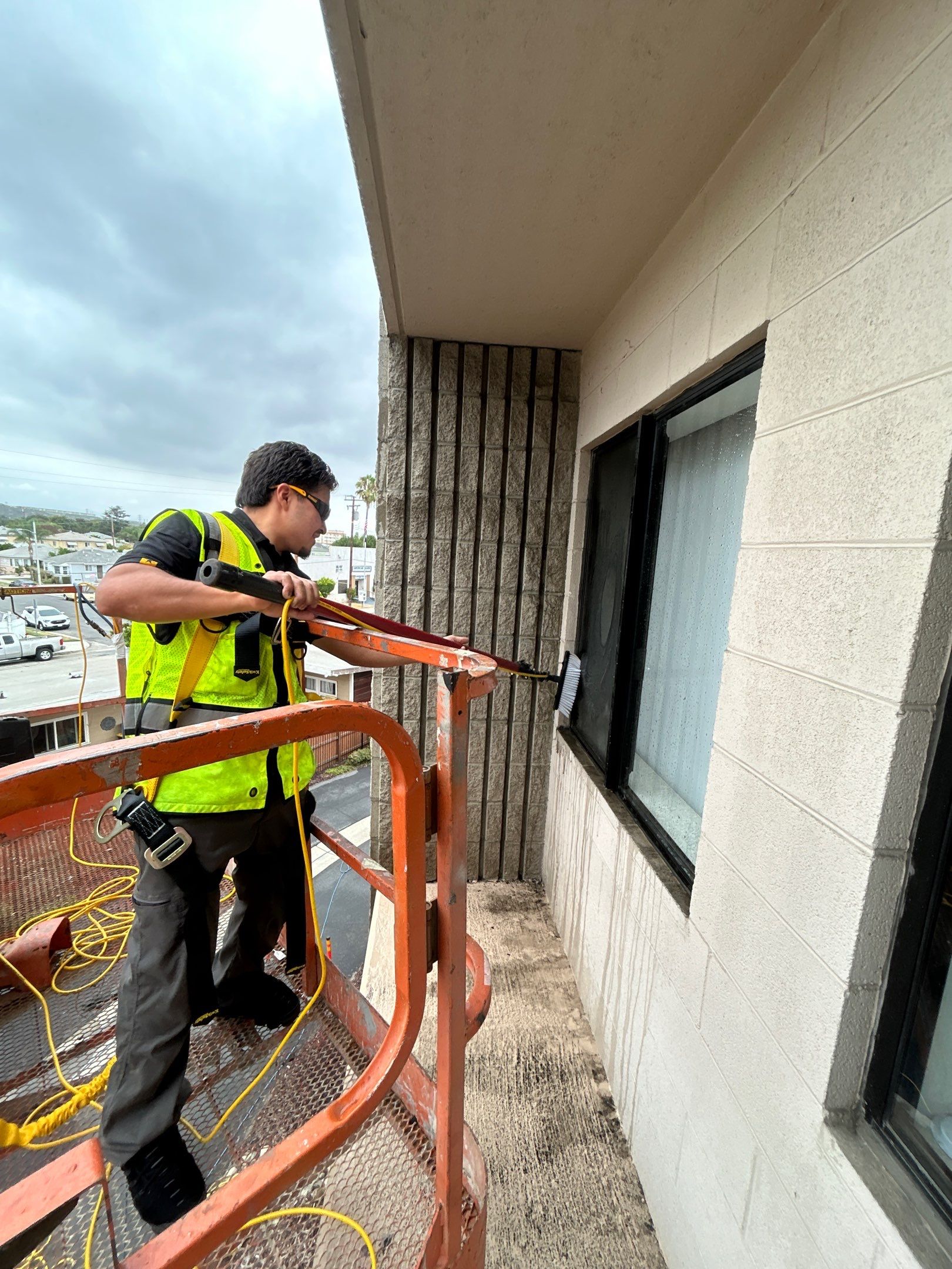 Commercial Exterior Windows cleaning by La Power Washing Inc
