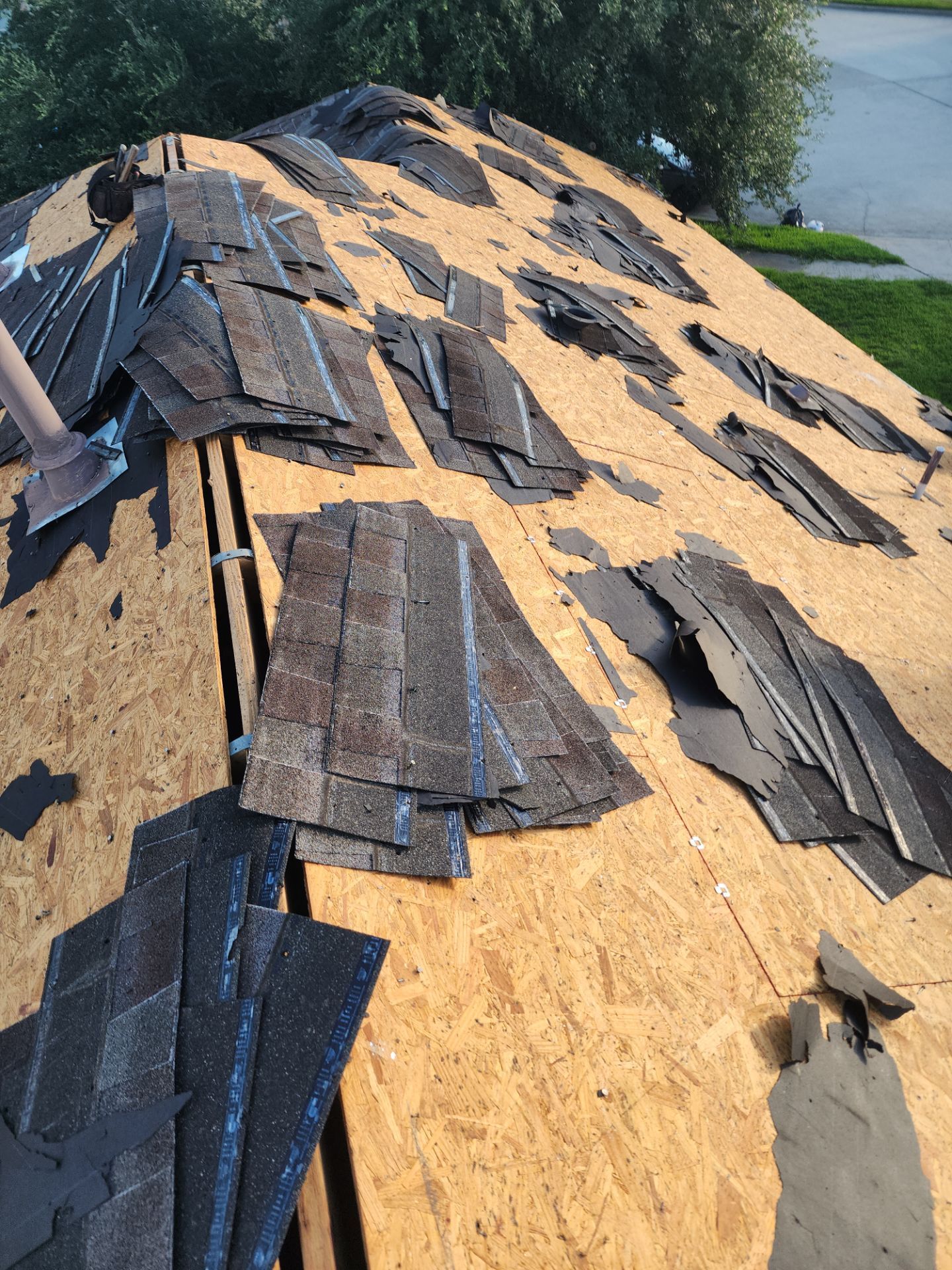 Residential Roof Installation using Owen's Corning Duration (Lifetime) Shingles by Roof Repair Company