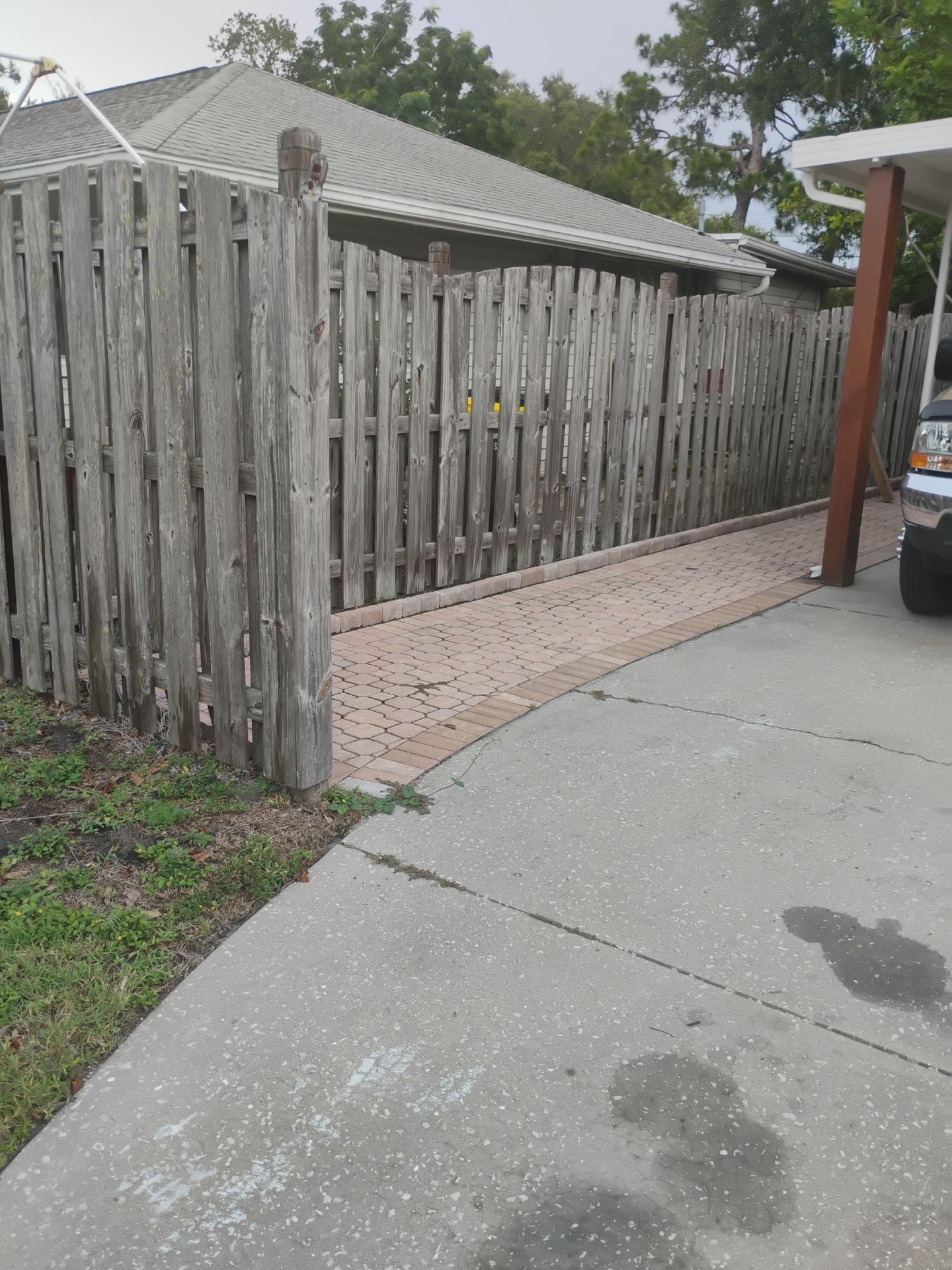 White Vinyl Privacy Fence and Backyard Enclosure in Sarasota by True Fence LLC