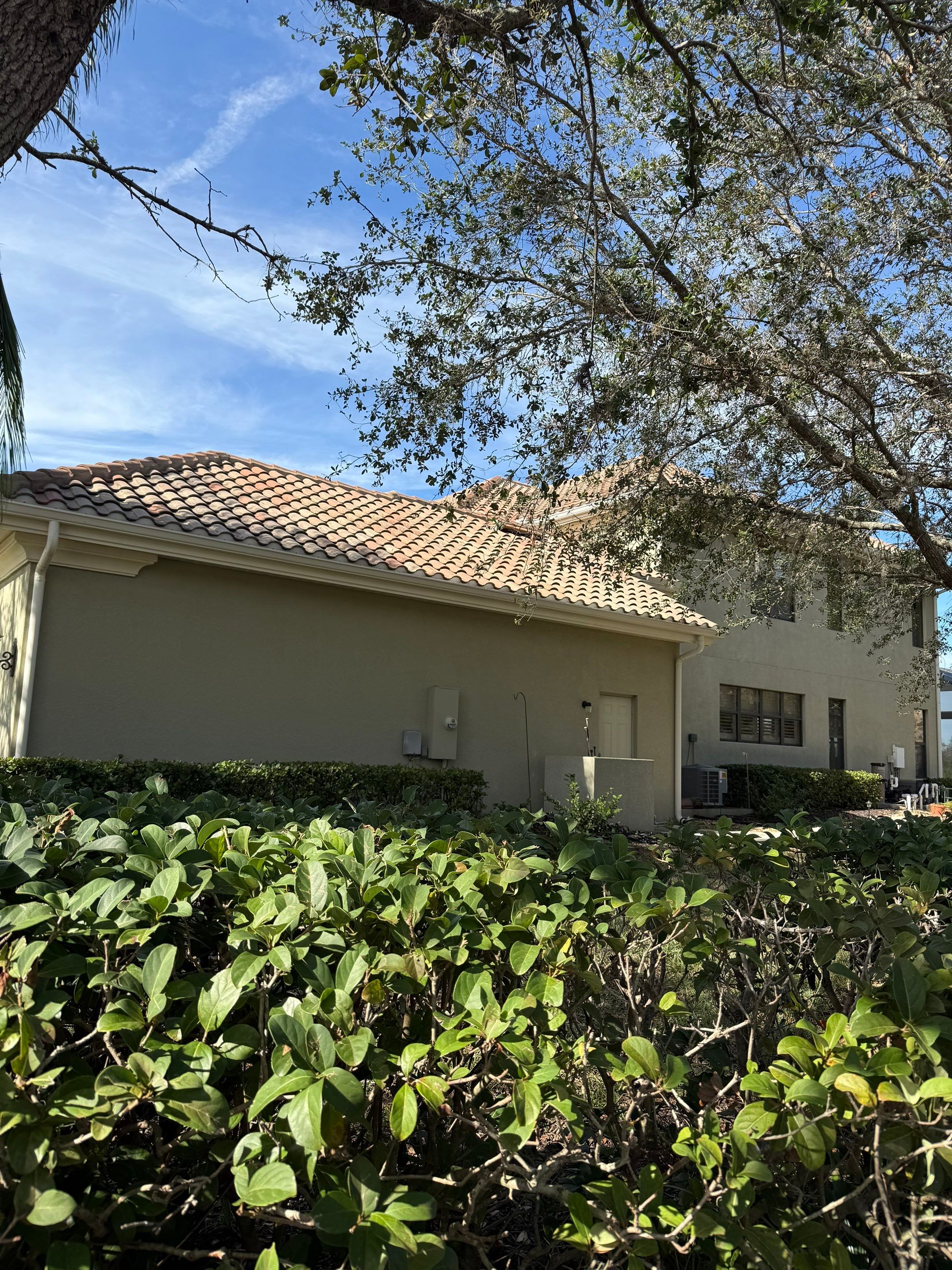 Roof Cleaning & Pool Deck Cleaning! Winding River, Bradenton, FL by Sunshine AquaWash