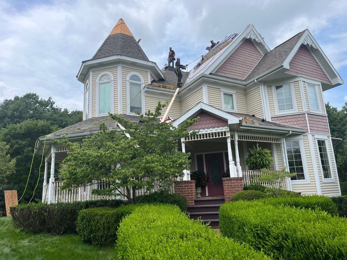Residential Roofing Installation using GAF HDZ - WeatheredWood by Acme Exteriors