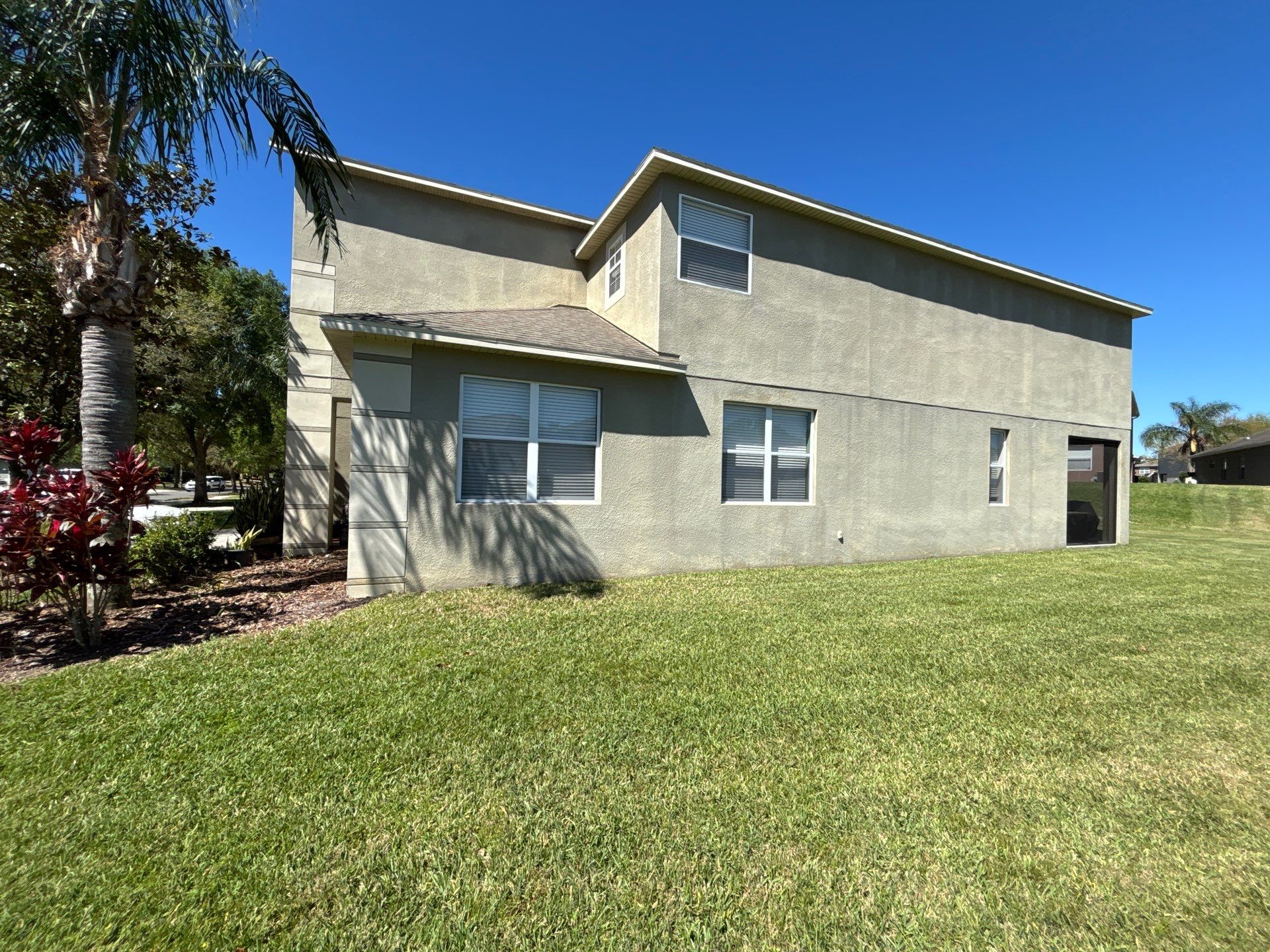 Modern 7-Inch Seamless Gutters for Luxury Homes in Tampa FL by Gutter Professors