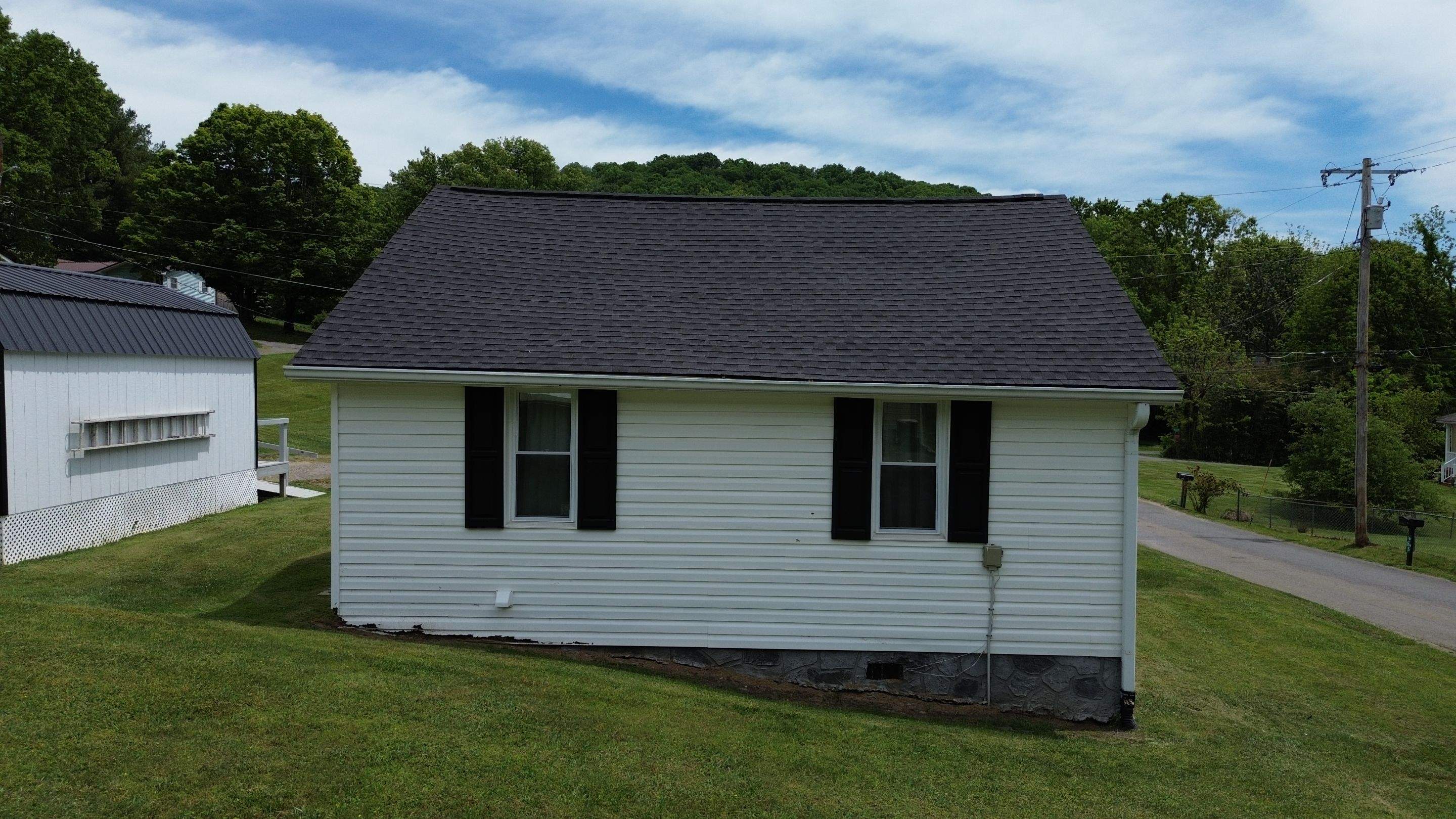 Martin Residence by Omnia Roofing