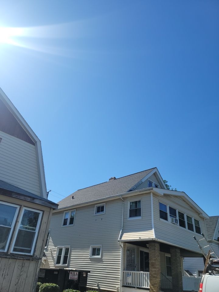 Atlas Pinnacle Pristine Scotchgard: Black Drip Edge: White by Eagle Eye Roofing