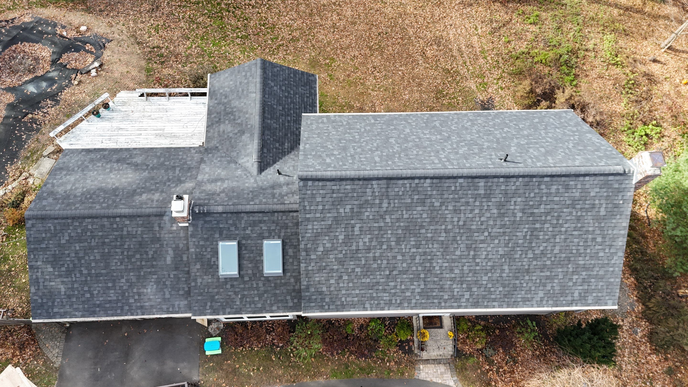 Owens Corning Duration: Onyx Black in Canton, Connecticut by Golden Shield Roofing