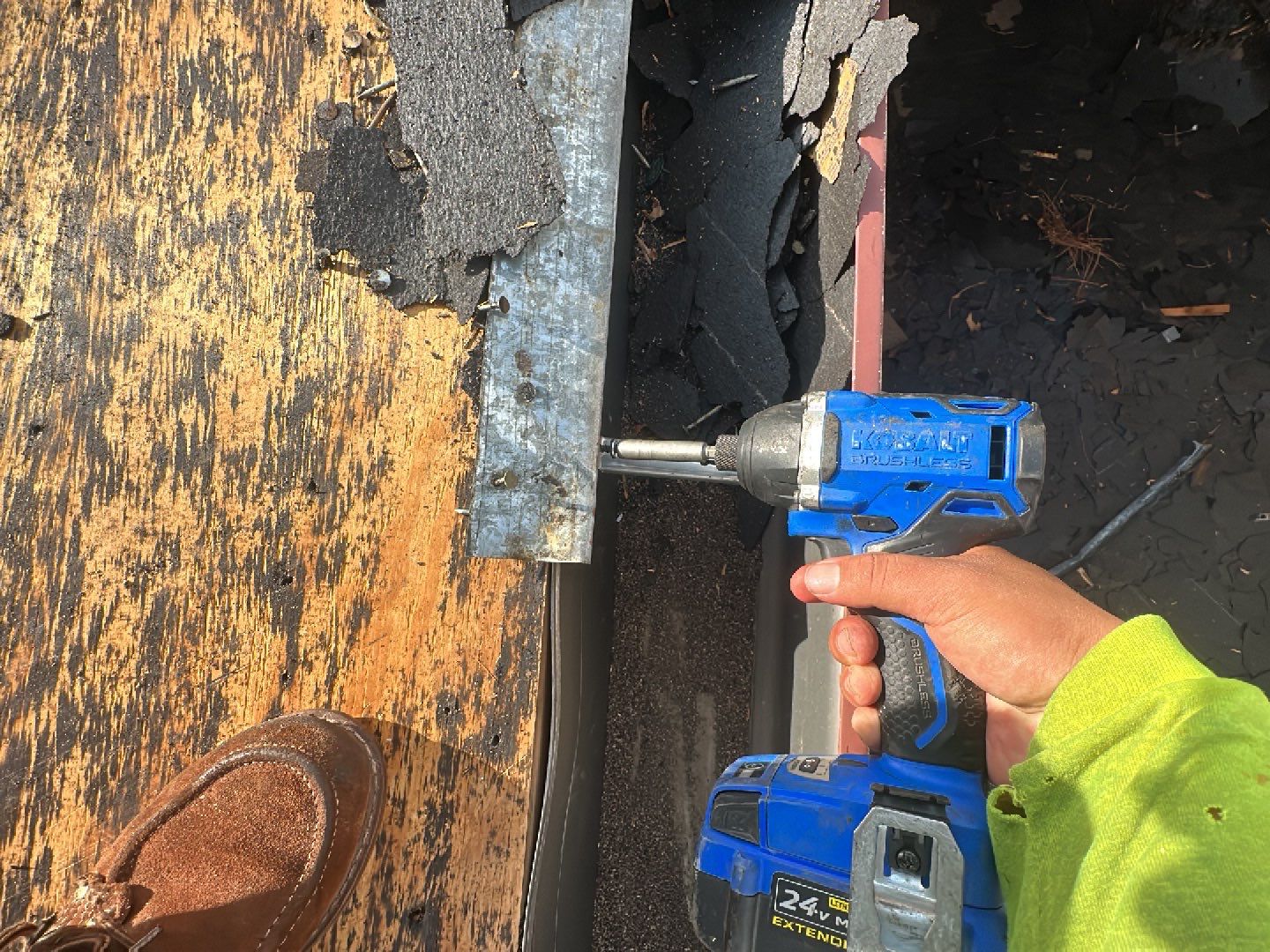 Residential Roofing Installation using Owen's Corning Duration (Lifetime) Shingles by Roof Repair Company