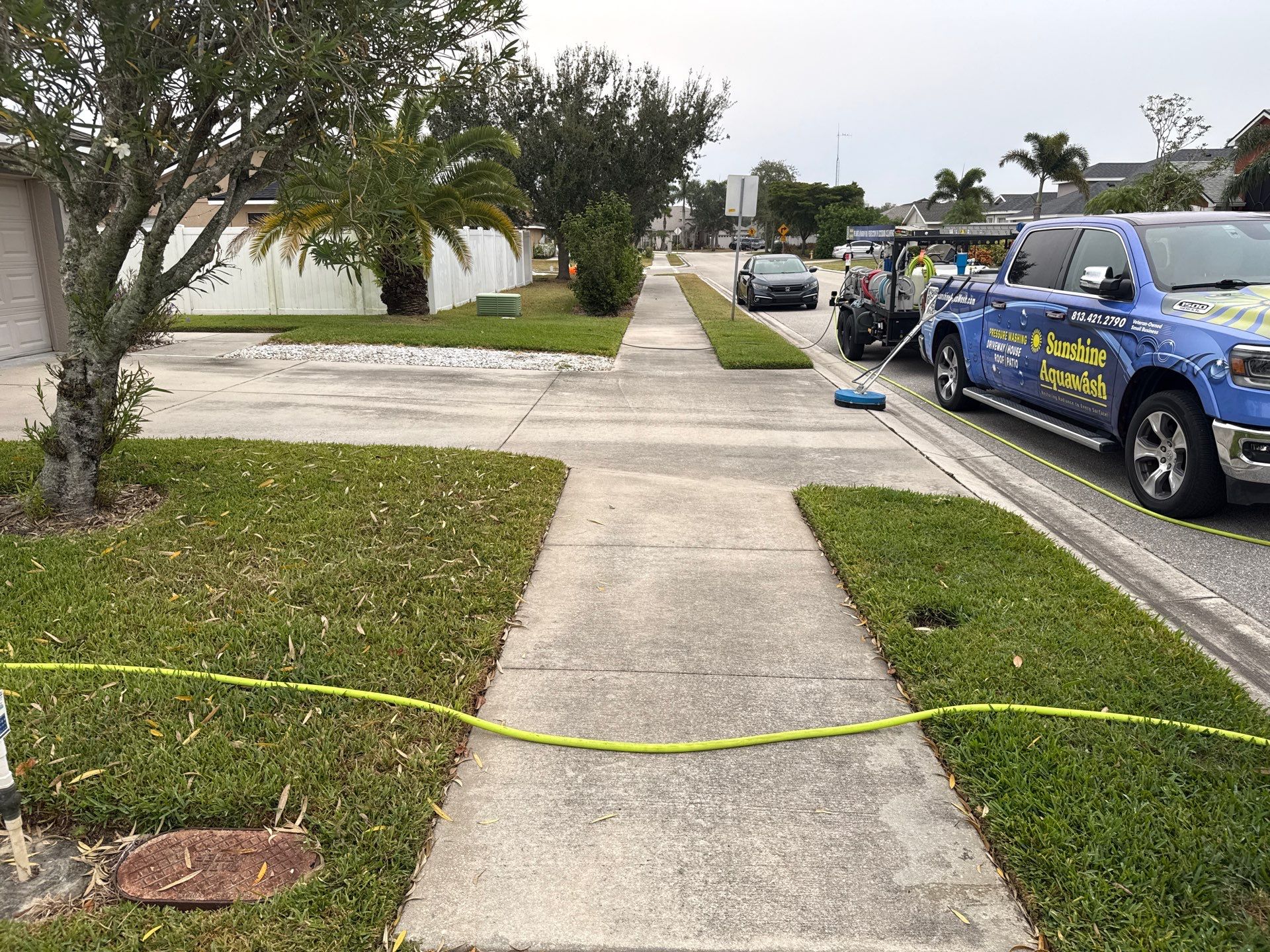 Vinyl Fence Cleaning, Driveway & Sidewalk Cleaning in Crystal Lakes – Palmetto, FL by Sunshine AquaWash