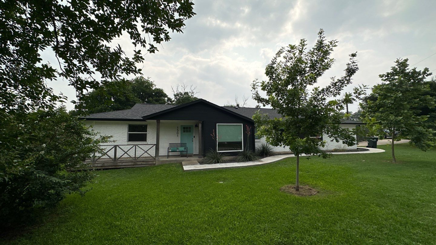 Onyx Black - Owens Corning TruDefinition Duration by RoofsOnly.com