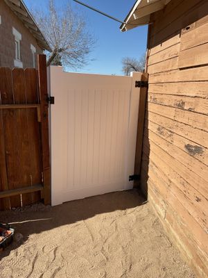 Fence Installation using Vinyl