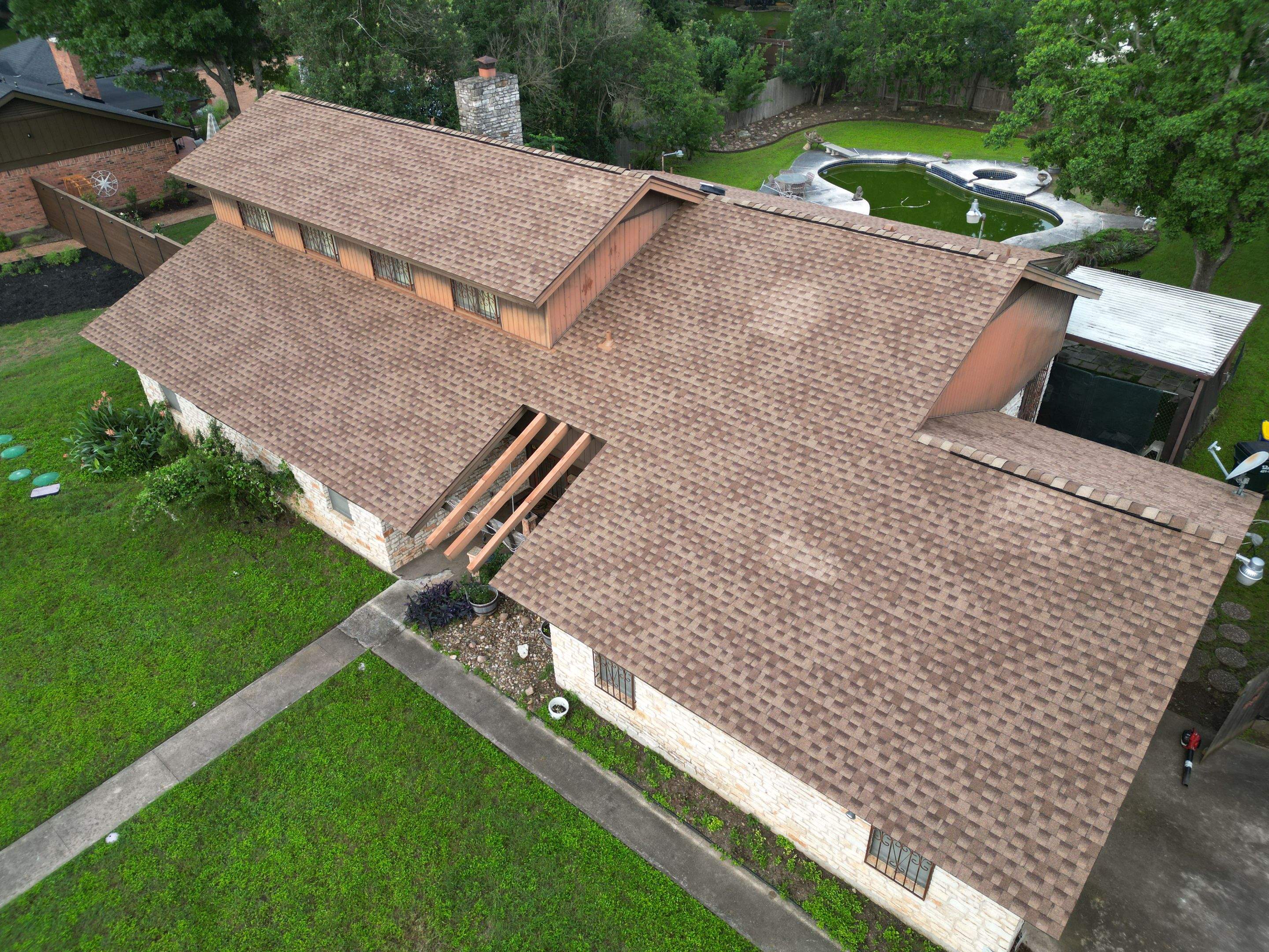 Shakewood - GAF Timberline HDZ by RoofsOnly.com