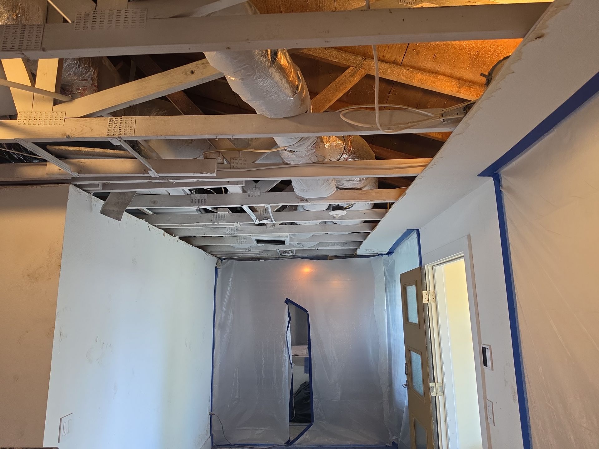 Windstorm Damage & Multi-Room Water Mitigation in St. Petersburg by Right On Time Restoration