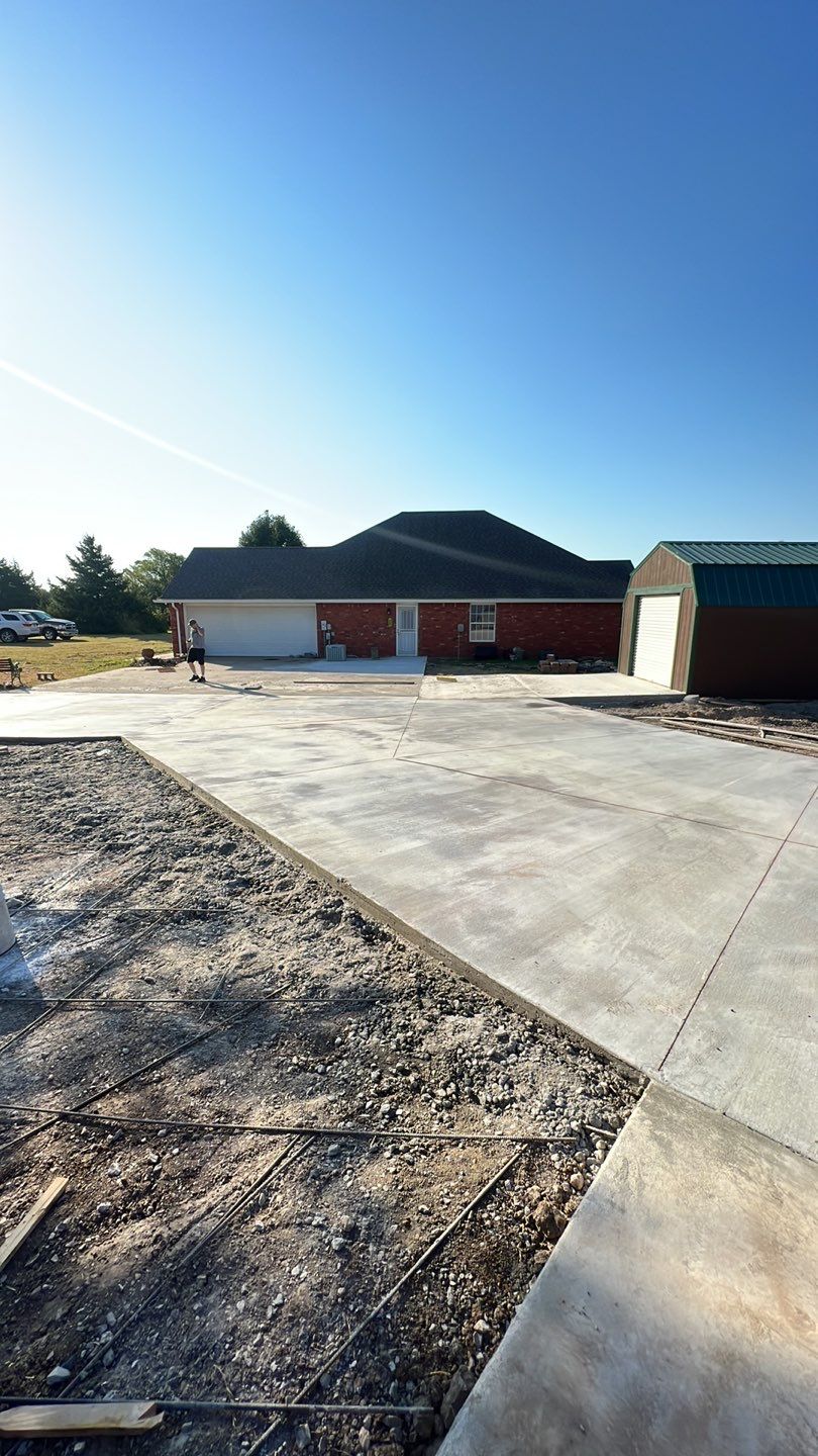 1000' Drive and Patio using Concrete by Clays Services Inc