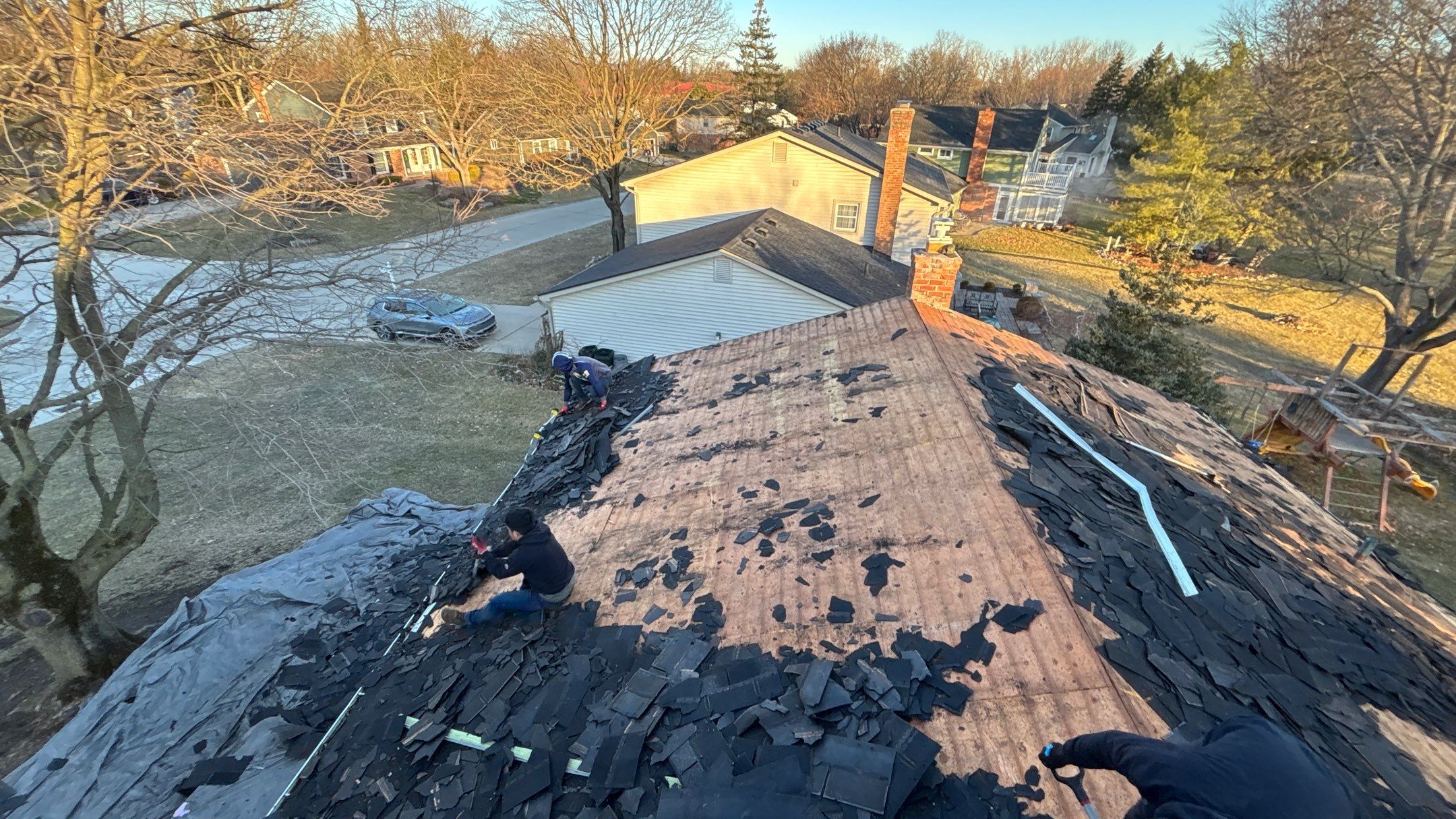 Siding Replacement using Alside Charcoal Smoke and Roof Replacement using Owens Corning Peppercorn by 180 Contractors