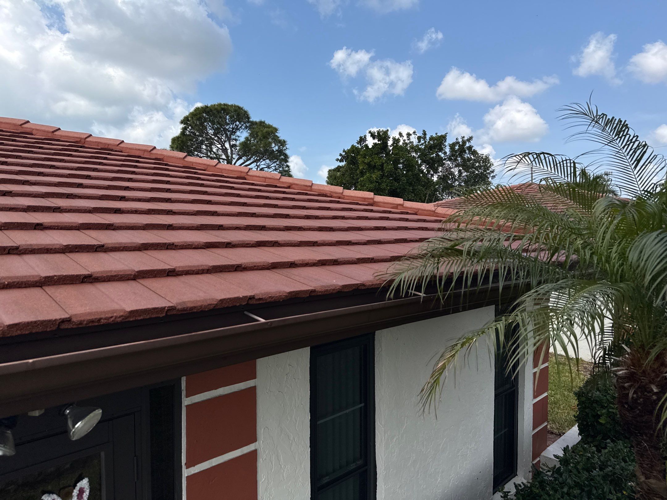 Tile Roof Cleaning – Vivenda at Bradenton I (Same-Day Service & Facebook Review) by Sunshine AquaWash