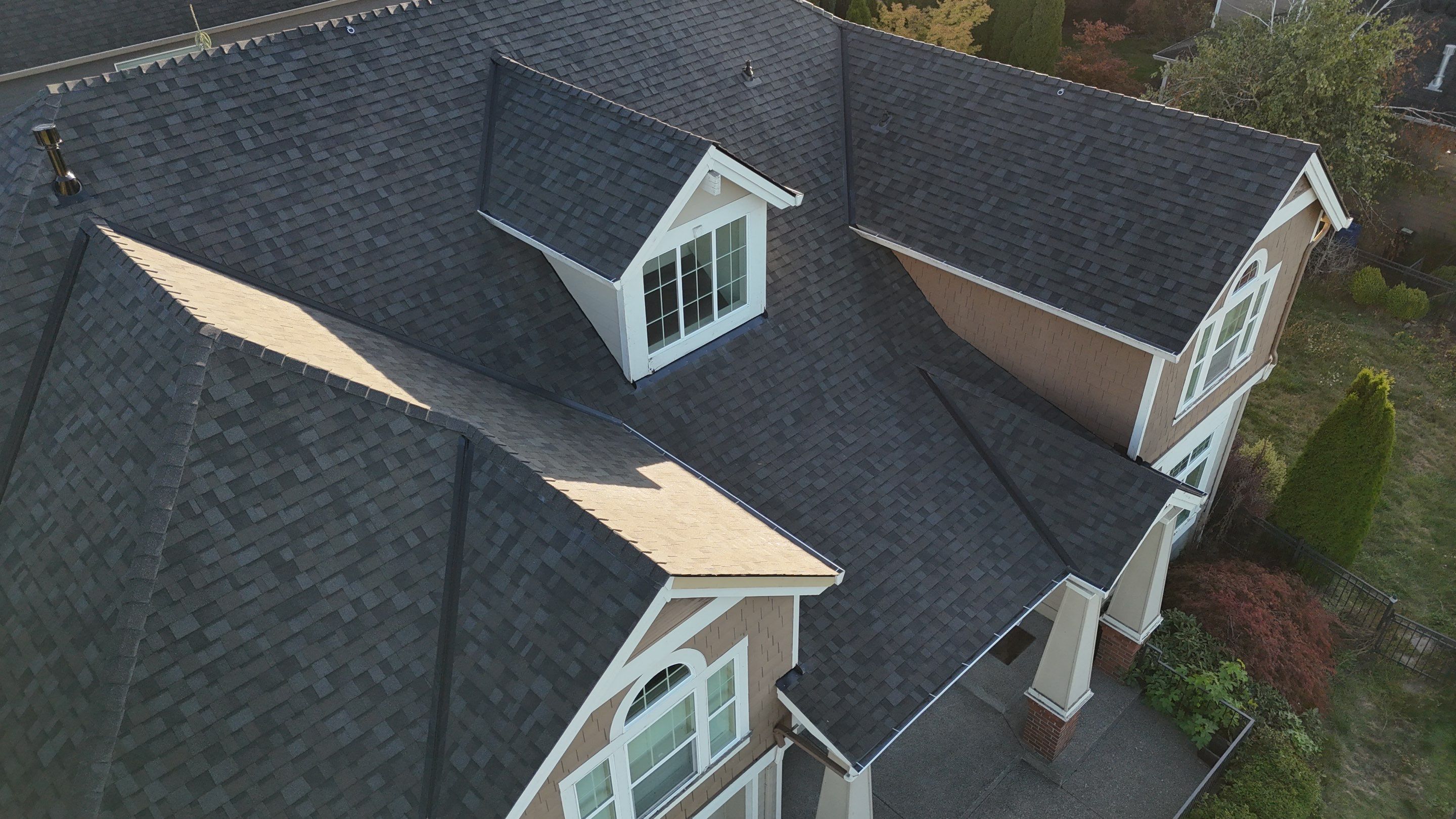 Williamsburg Gray | Roof Replacement in Camas, WA 98607 by Valiant Roofing, LLC