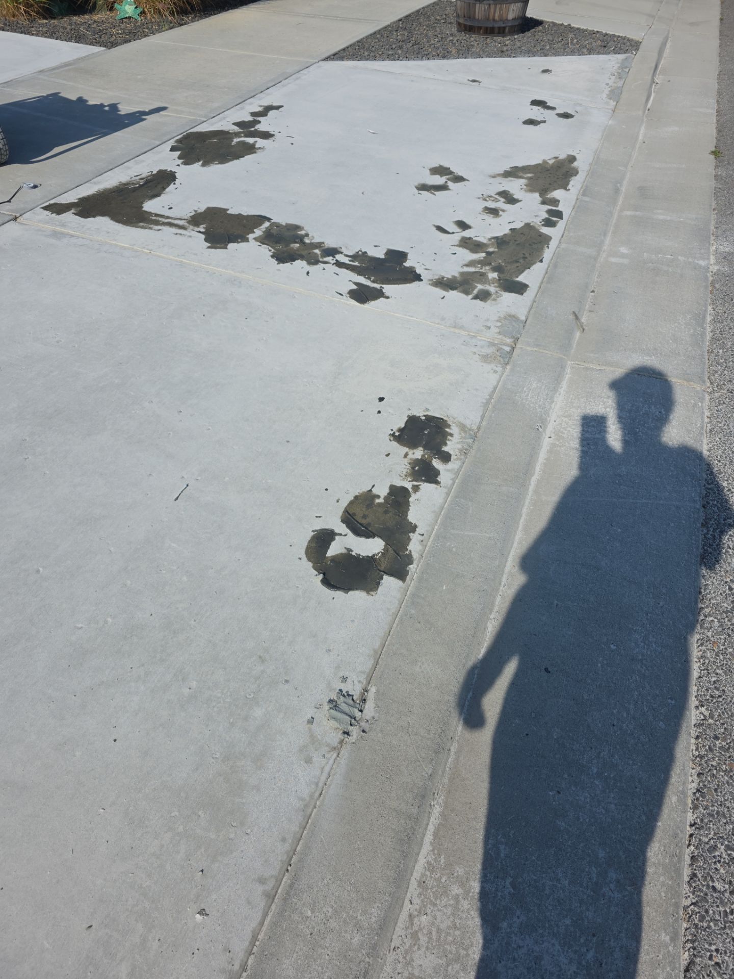 Driveway in Quartzite Hybrid by Croc Coatings, LLC