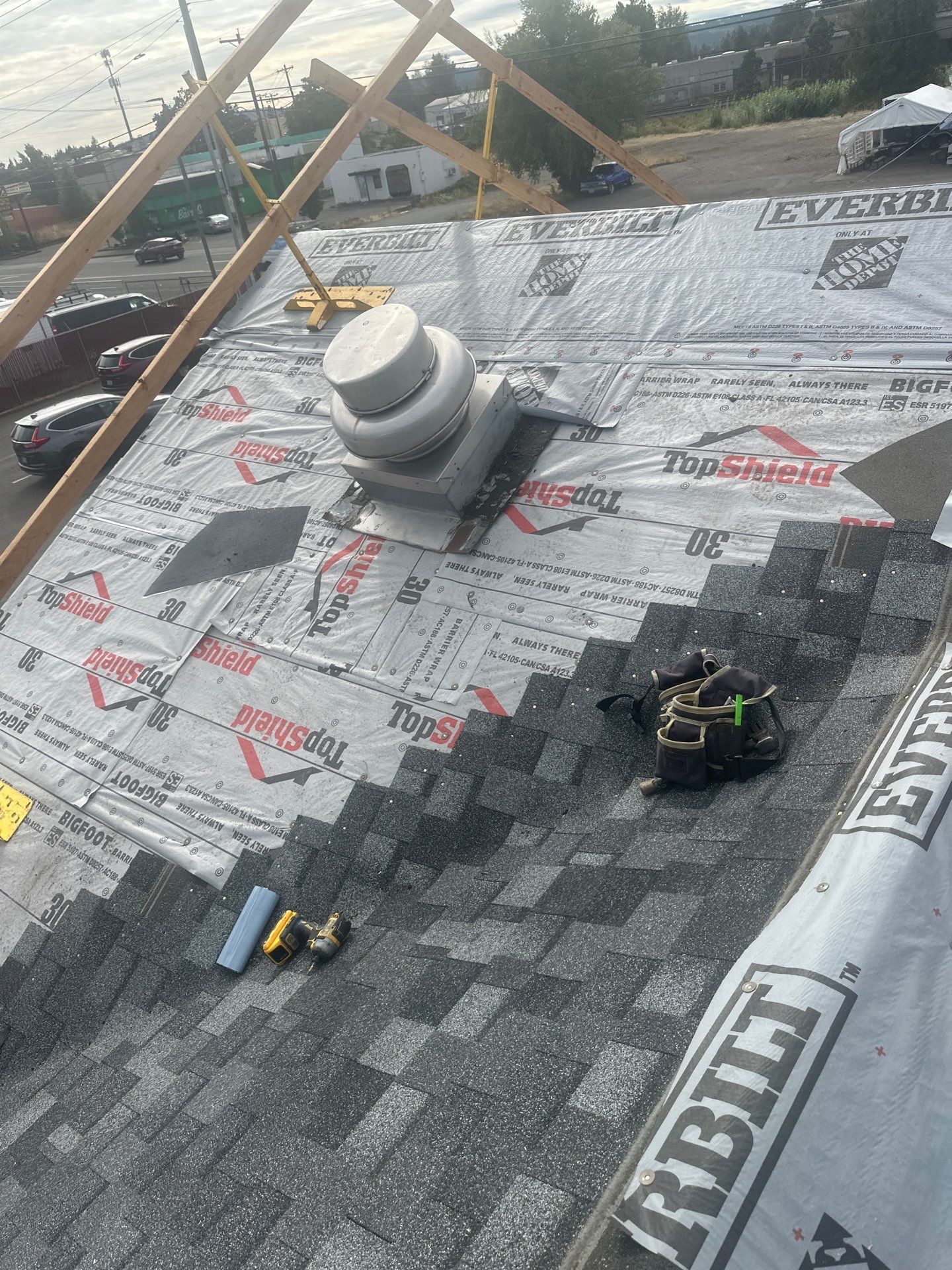 Summit Grey Lum Yun Salem Oregon Commercial Roof by Orezona Building & Roofing Company, Inc.
