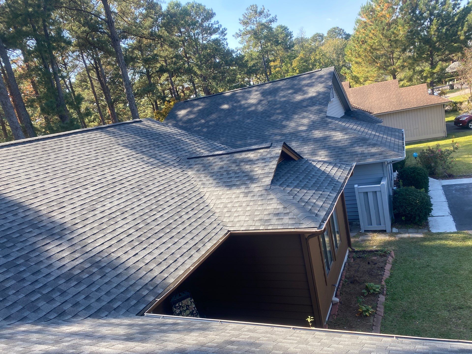 GAF HDZ - Charcoal by Linta Roofing Inc