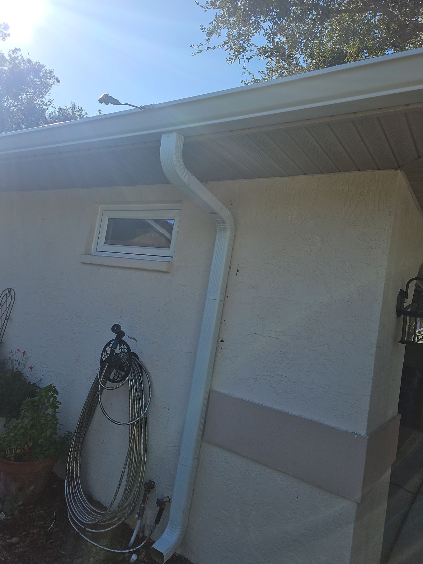 Seamless Aluminum Gutter Installation using 6 Inch Seamless Gutters in Sarasota FL by Gutter Professors