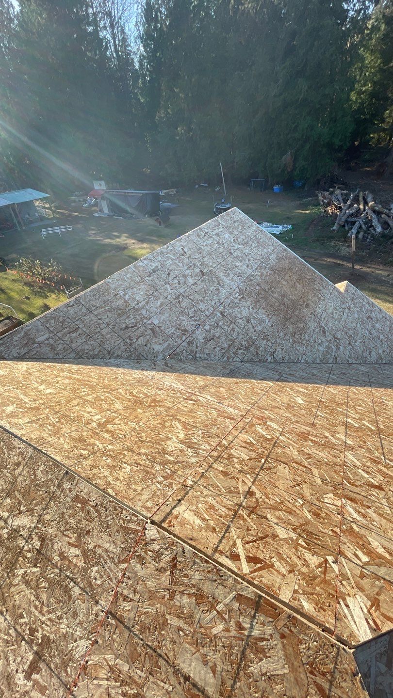 Residential Roofing Installation using OC Oakridge shingles by Top Notch Roofing Inc