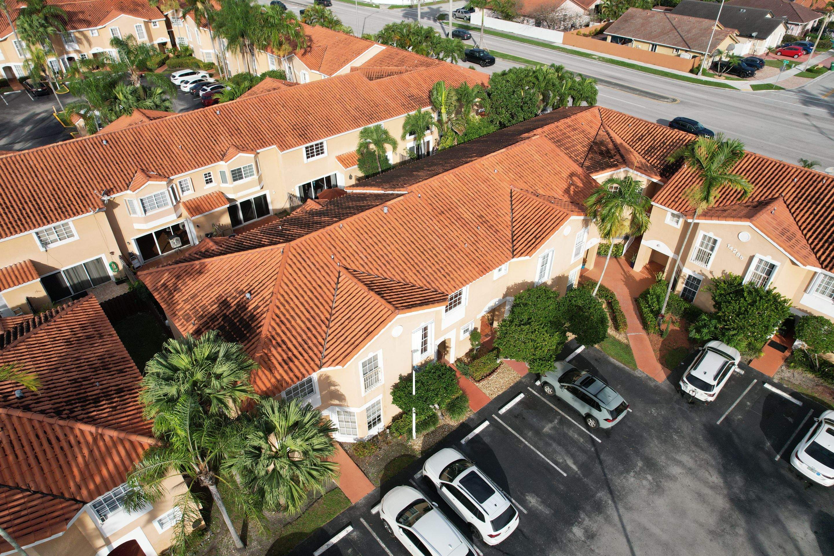 SIENNA VILLAS CONDO - BLDG 14255 by Souffront Construction & Engineering