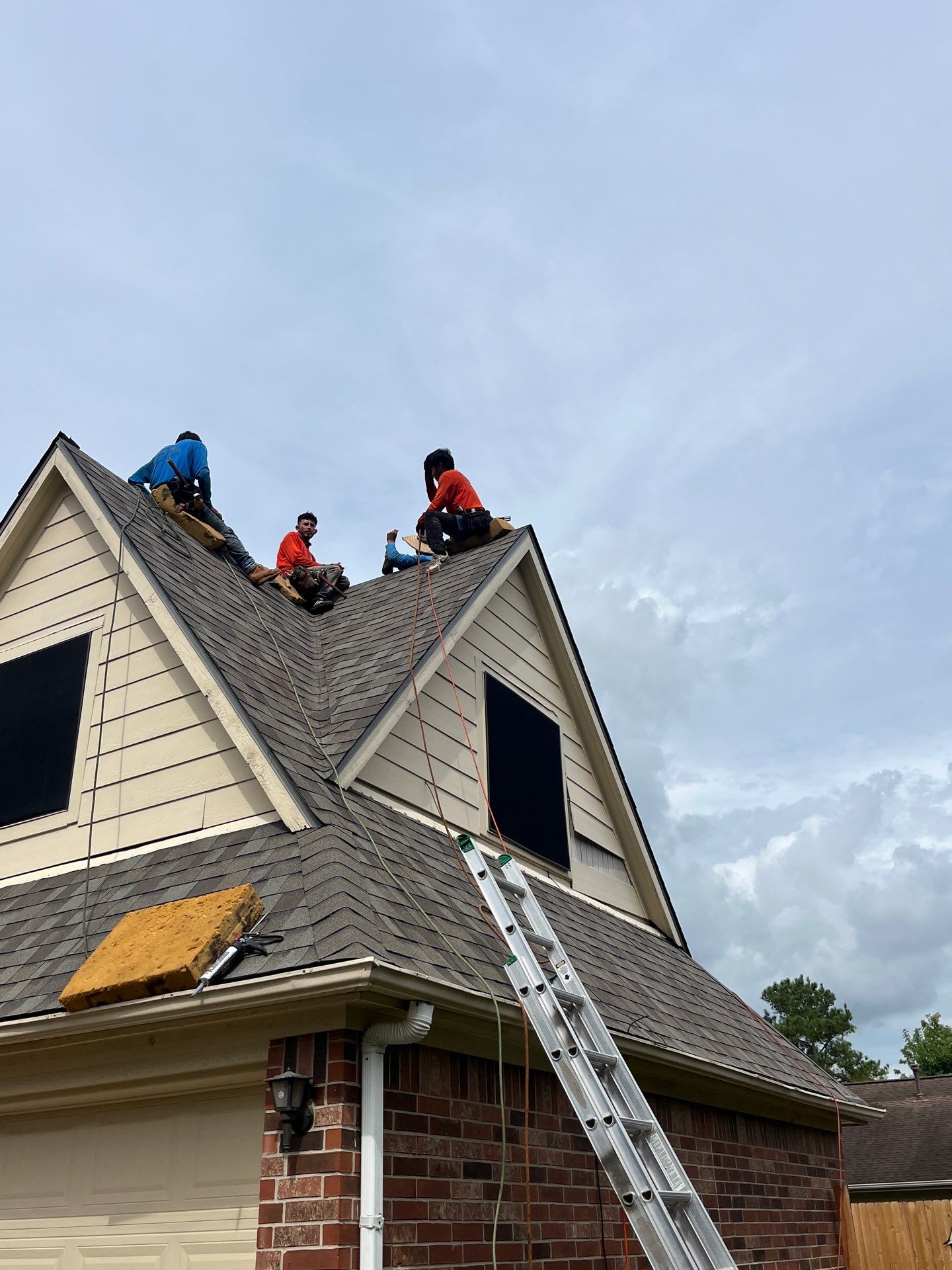 Residential Roofing Installation using Owen's Corning Duration (Lifetime) Shingles by Roof Repair Company